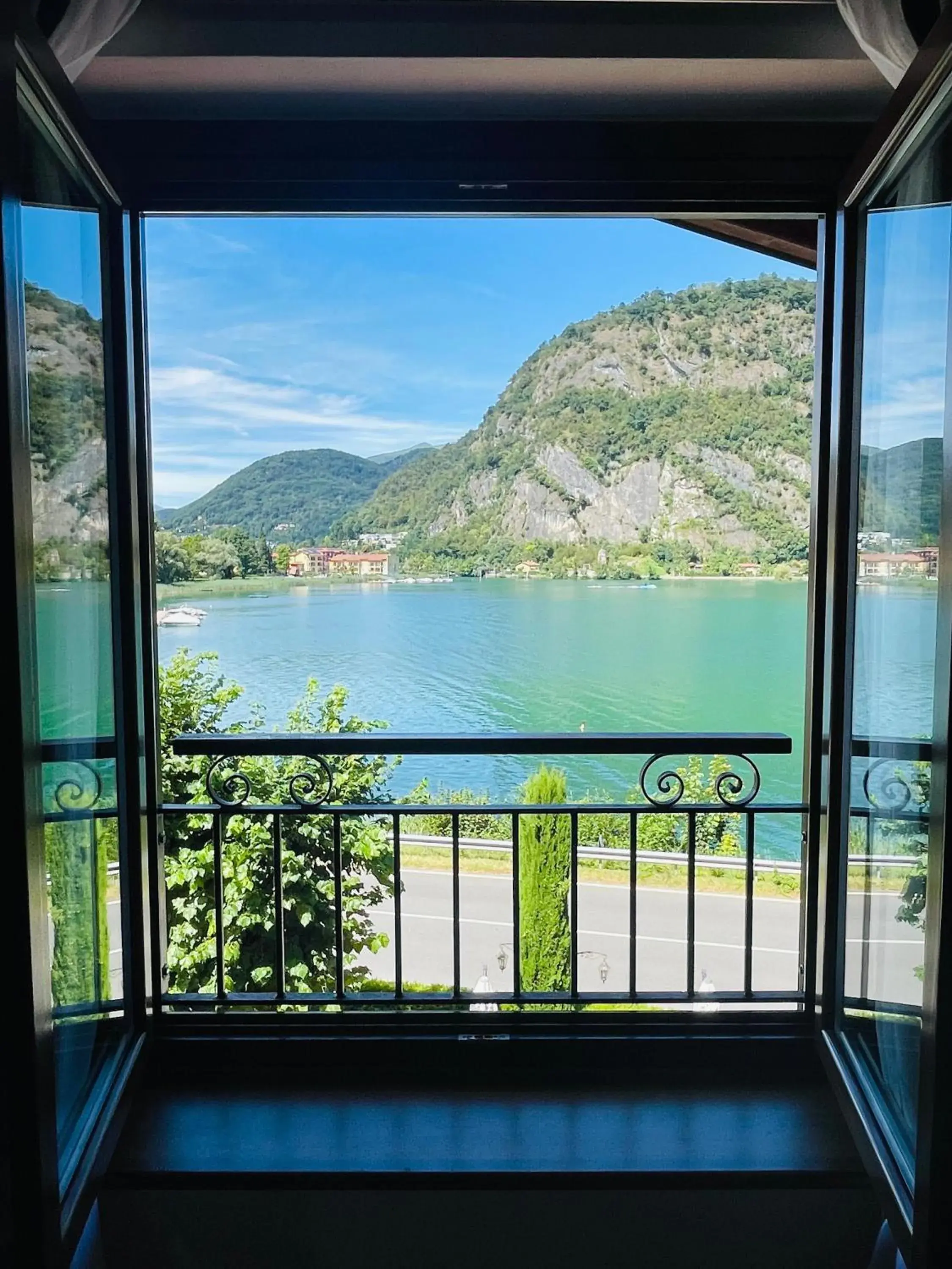 Suite with Lake View in Hotel Grotto Bagat Suite with Lake View in Hotel Grotto Bagat