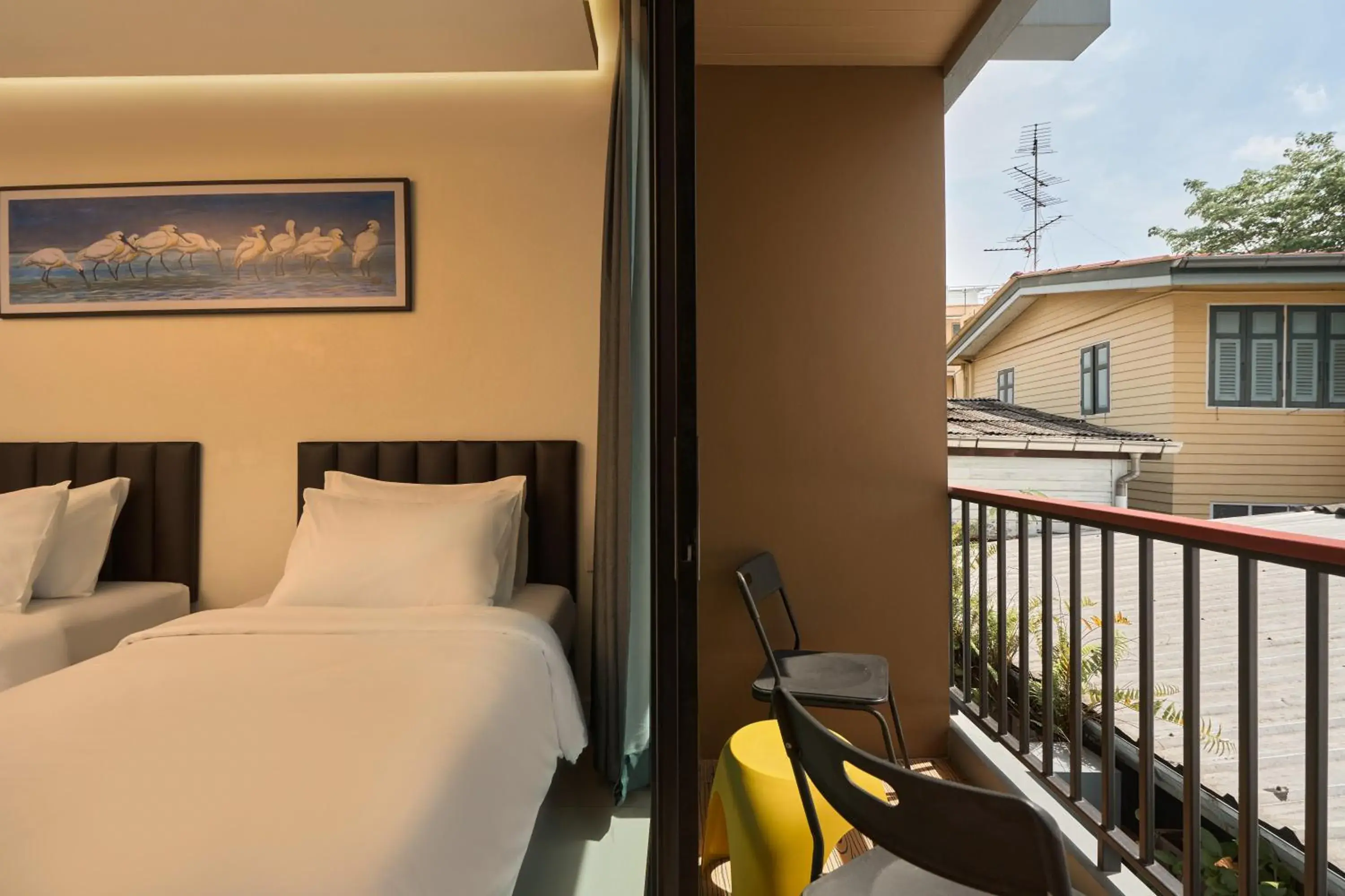 Standard Twin Room in Red Door Samsen Hotel, Bangkok Standard Twin Room in Red Door Samsen Hotel, Bangkok