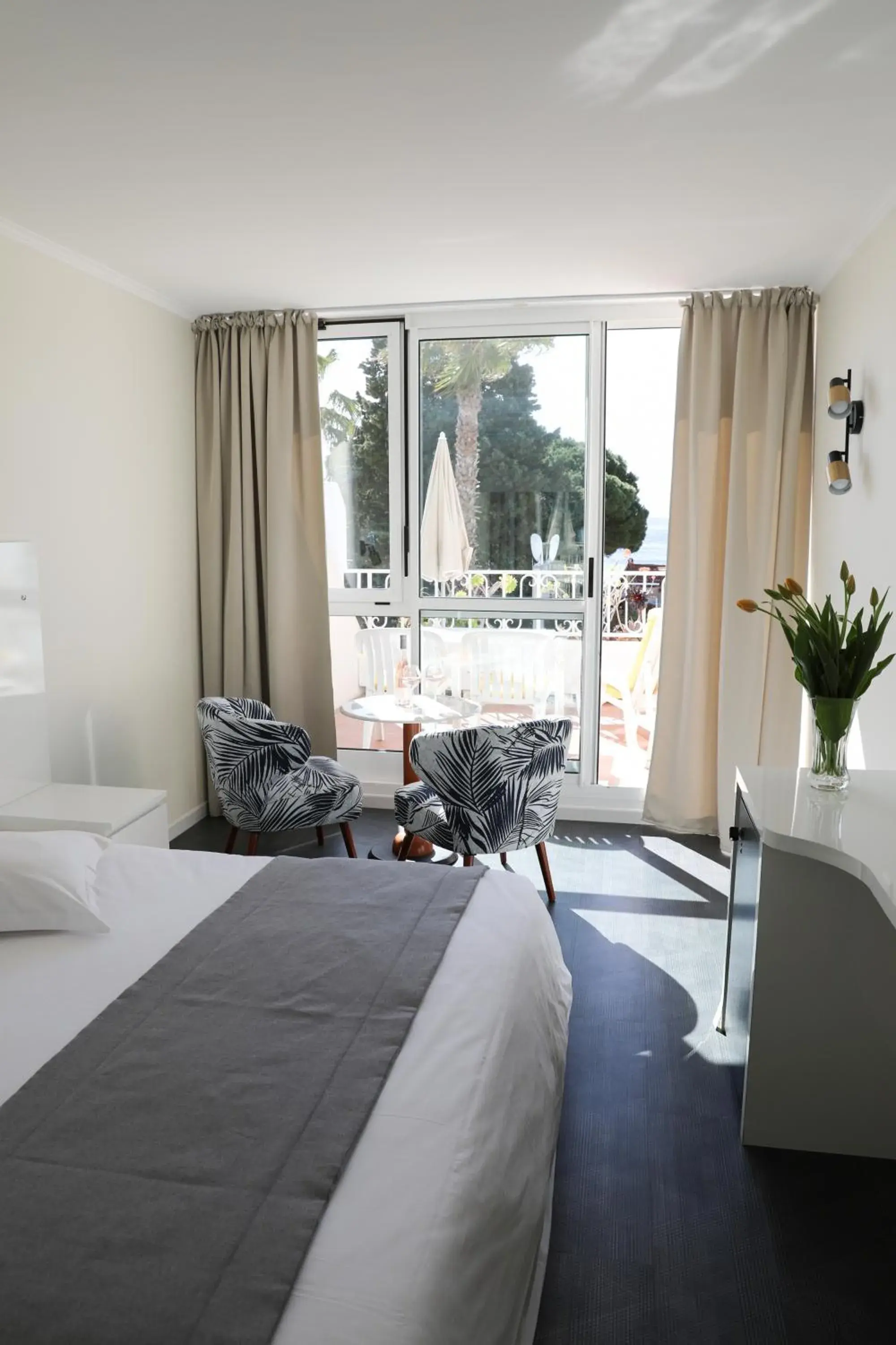 Double Room with Sea View - First Floor in Les Alcyons Double Room with Sea View - First Floor in Les Alcyons