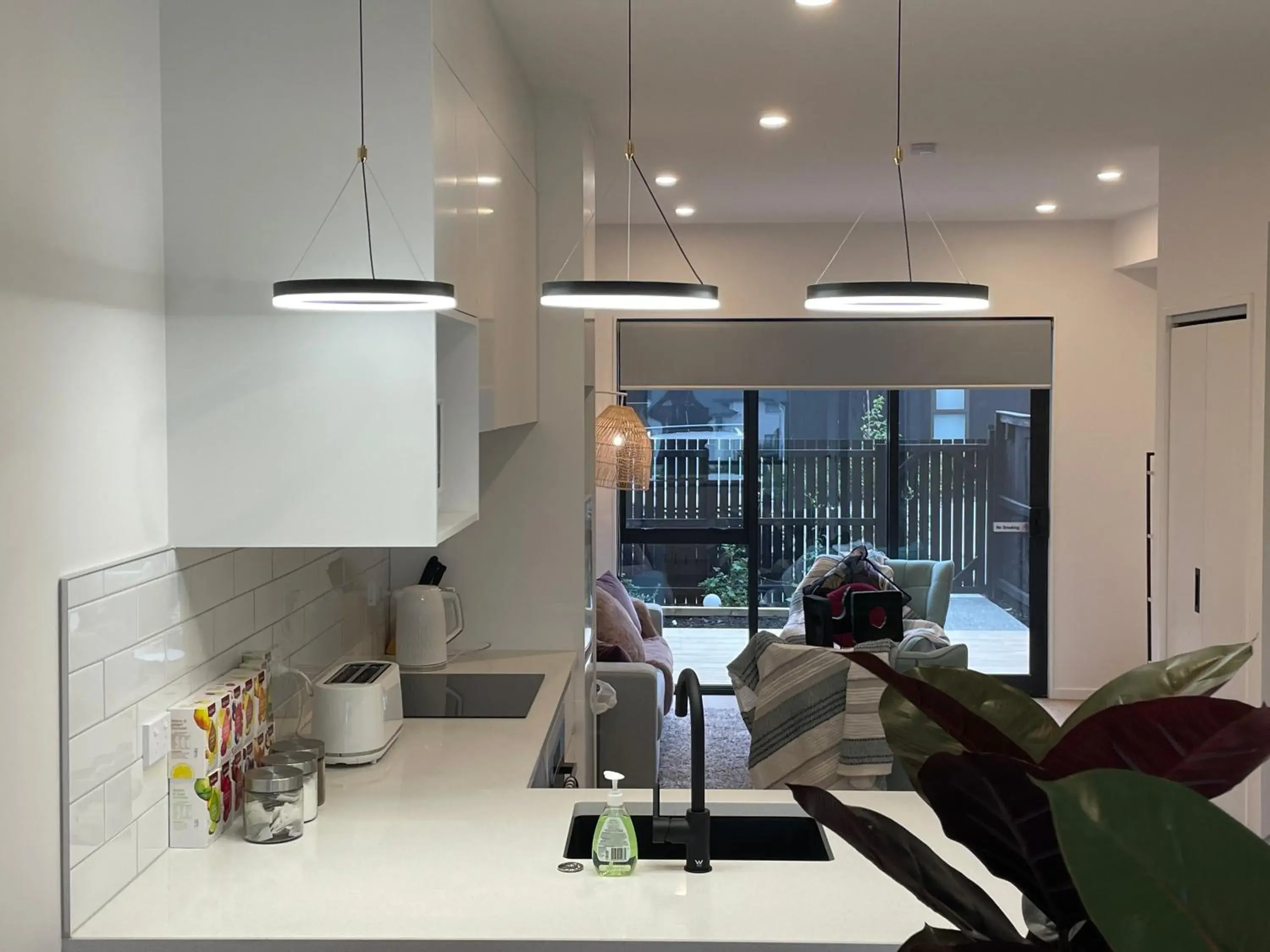 Three-Bedroom Townhouse in Flat Bush Holiday Accommodation Three-Bedroom Townhouse in Flat Bush Holiday Accommodation