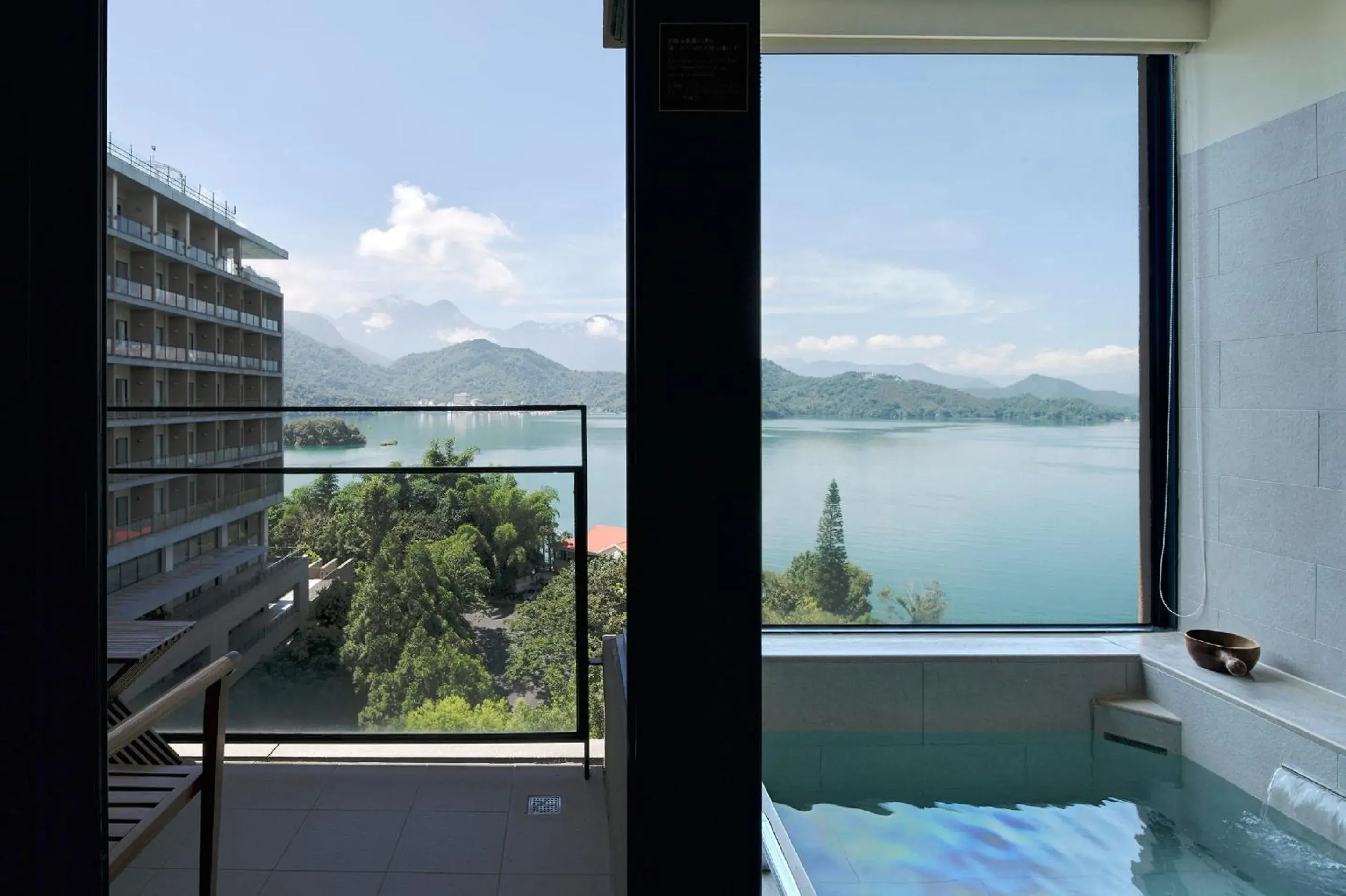 Classic King Lake View in Fleur de Chine Hotel Classic King Lake View in Fleur de Chine Hotel