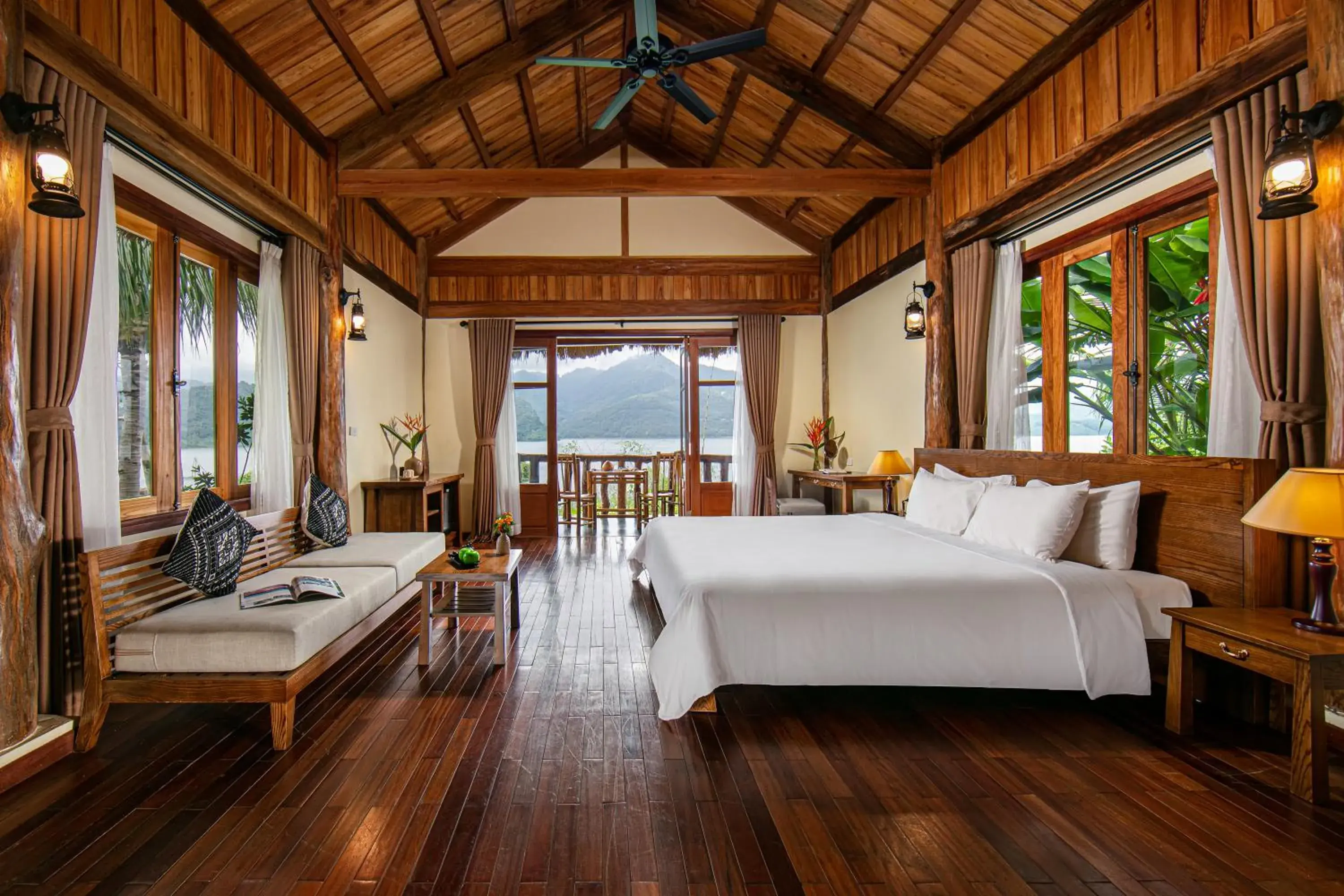 Bungalow in Mai Chau Hideaway Lake Resort Bungalow in Mai Chau Hideaway Lake Resort