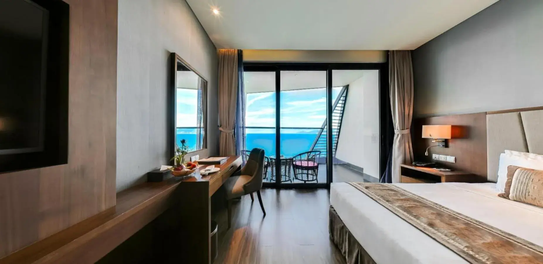 Deluxe Twin Room with Ocean View - Sauna access & Stay More, Pay Less in Boton Blue Hotel & Spa Deluxe Twin Room with Ocean View - Sauna access & Stay More, Pay Less in Boton Blue Hotel & Spa