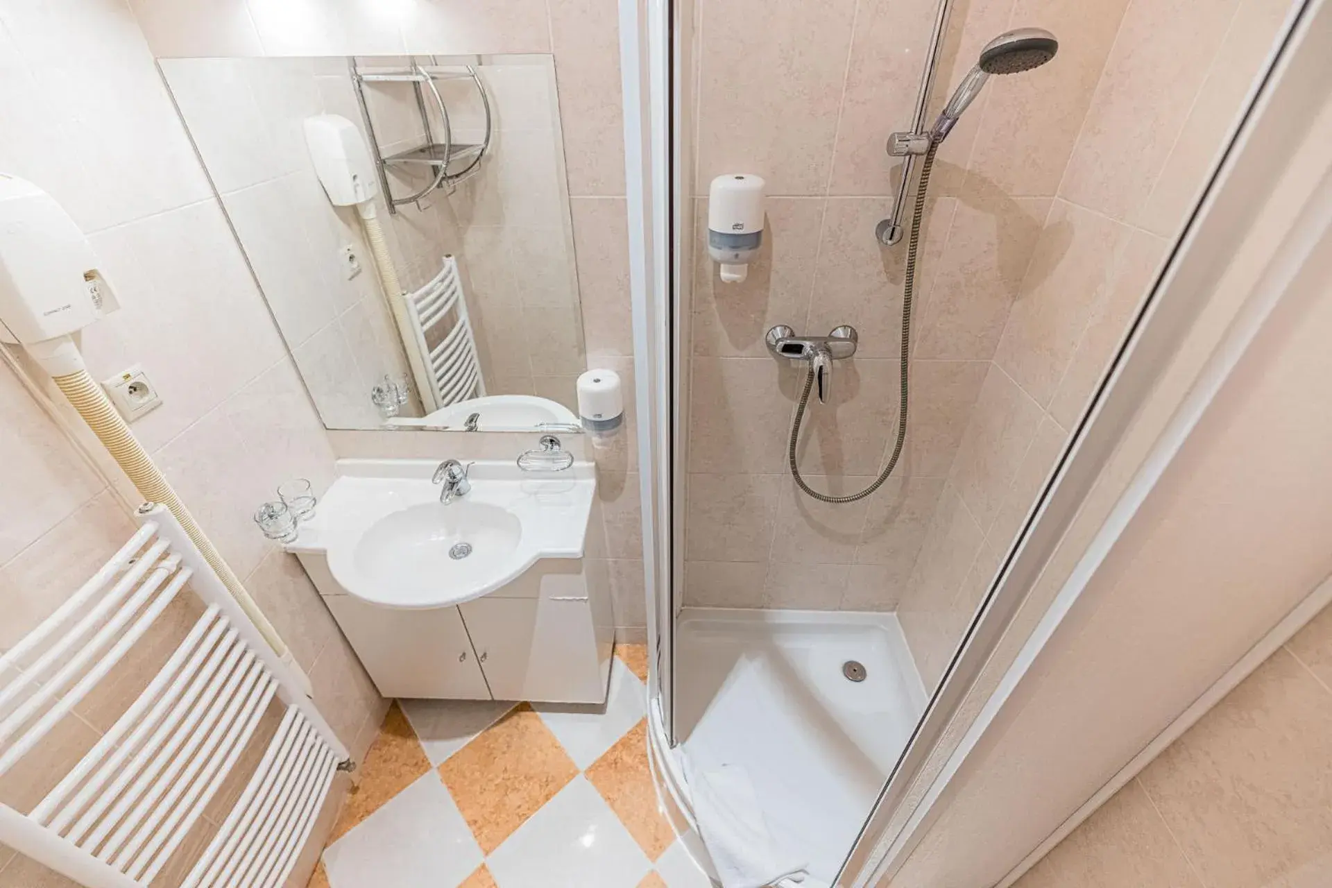 Standard Double or Twin Room in Hotel Amalia Standard Double or Twin Room in Hotel Amalia