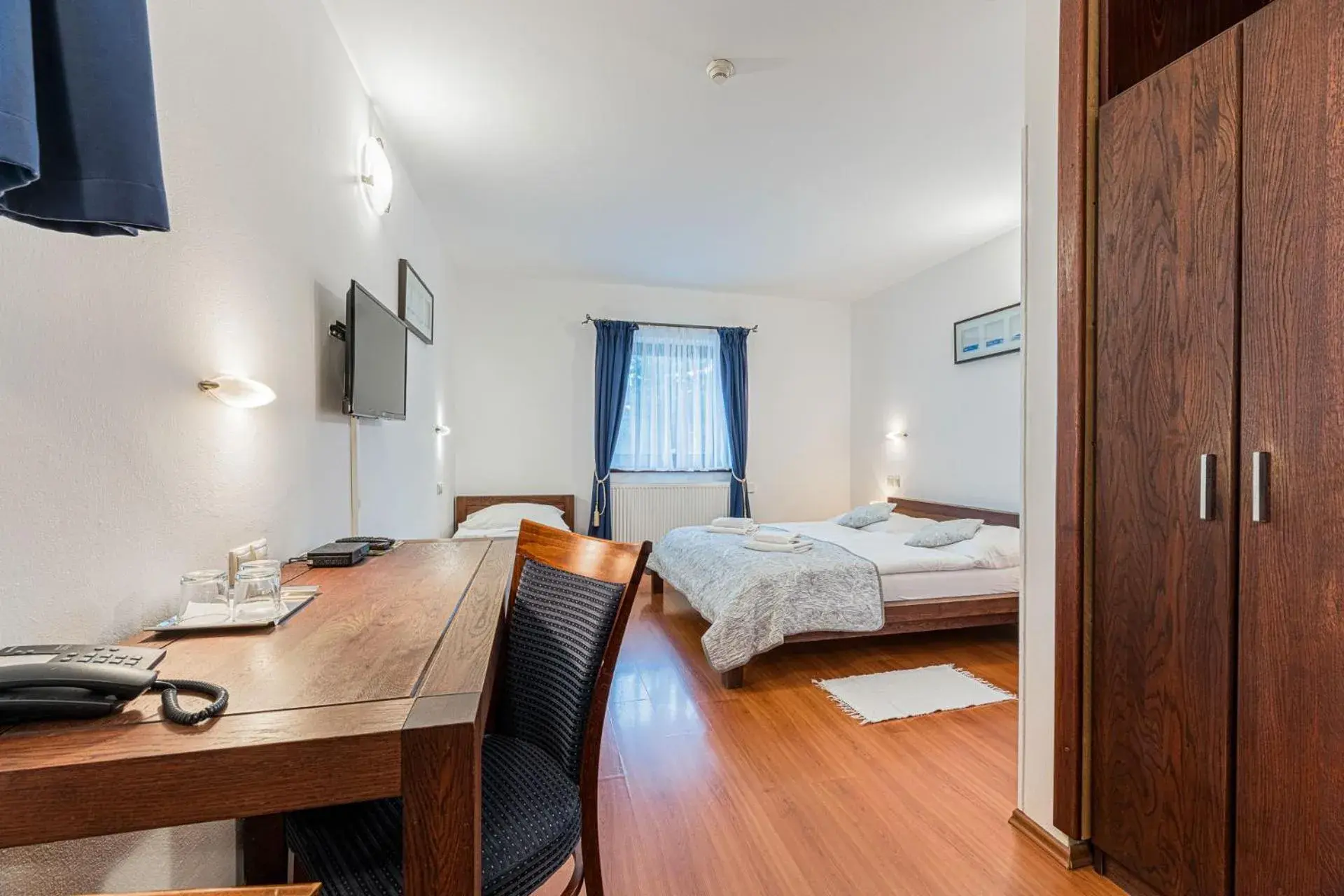 Triple Room in Hotel Amalia Triple Room in Hotel Amalia