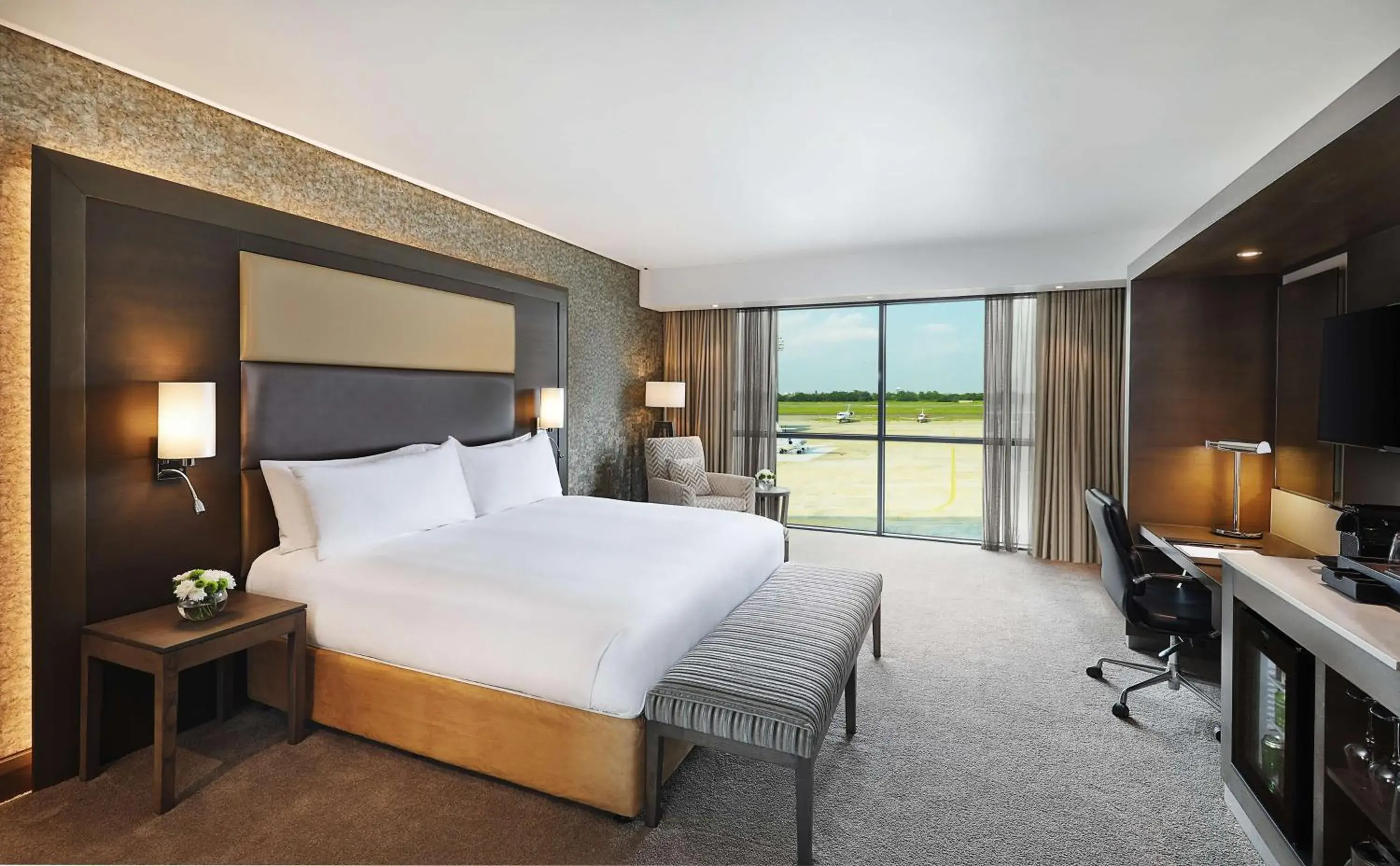 Deluxe King Room in Legend Hotel Lagos Airport, Curio Collection By Hilton Deluxe King Room in Legend Hotel Lagos Airport, Curio Collection By Hilton