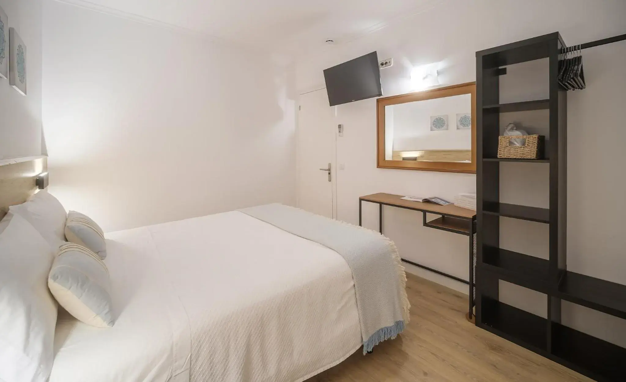 Single Room in Hostal Menurka Single Room in Hostal Menurka