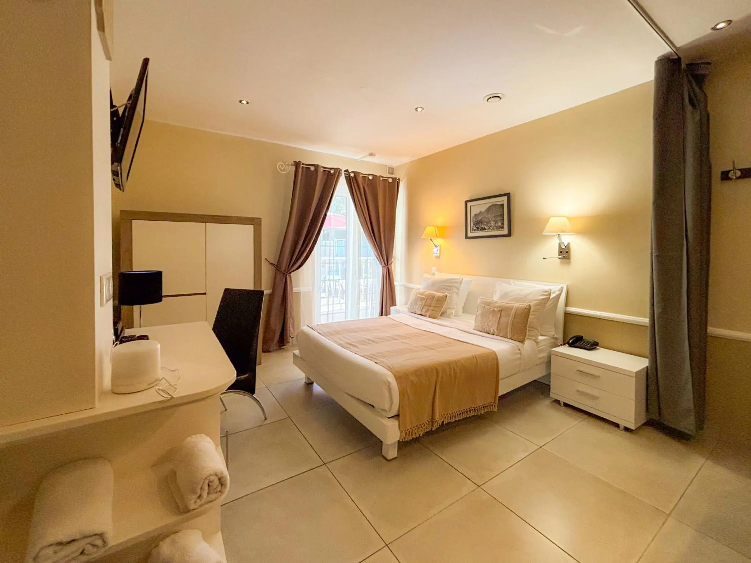 Superior Double Room in Hotel Le Cilaos Superior Double Room in Hotel Le Cilaos