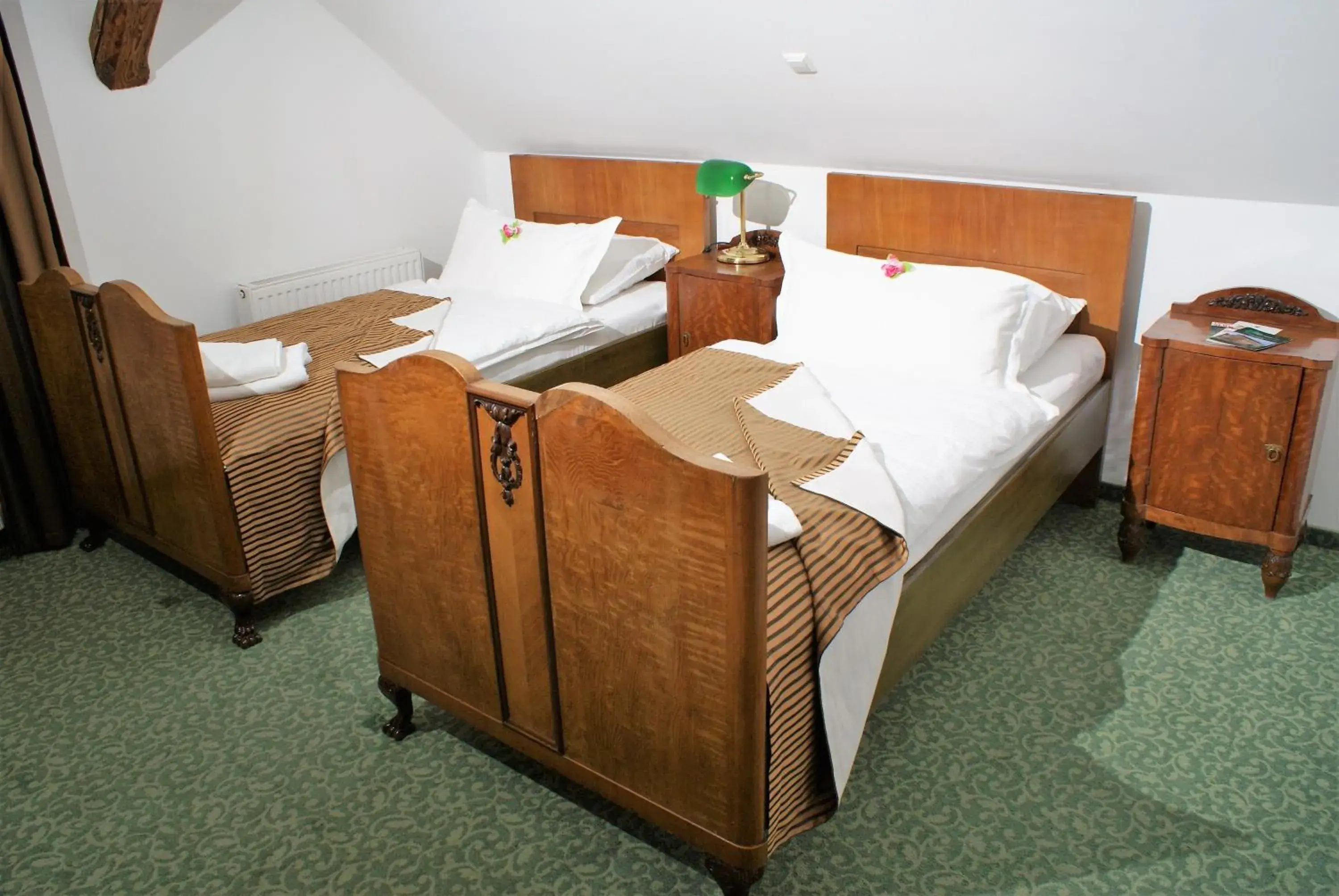 Twin Room with Bathroom in Hotel park Twin Room with Bathroom in Hotel park