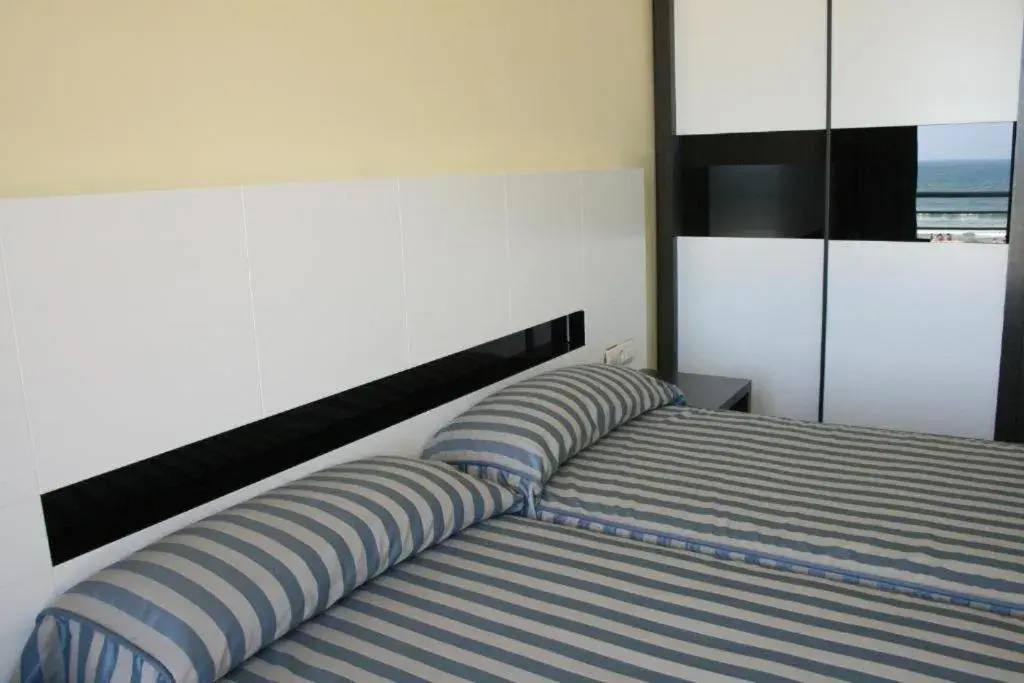 Twin Room with Mountain View in Hotel Playamar Spa Twin Room with Mountain View in Hotel Playamar Spa