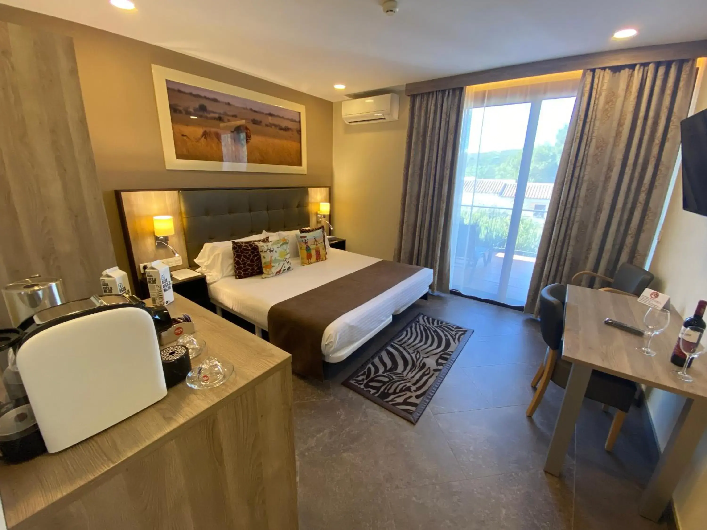 Premium Double Room with Terrace in Hotel Admiral San Roque Premium Double Room with Terrace in Hotel Admiral San Roque