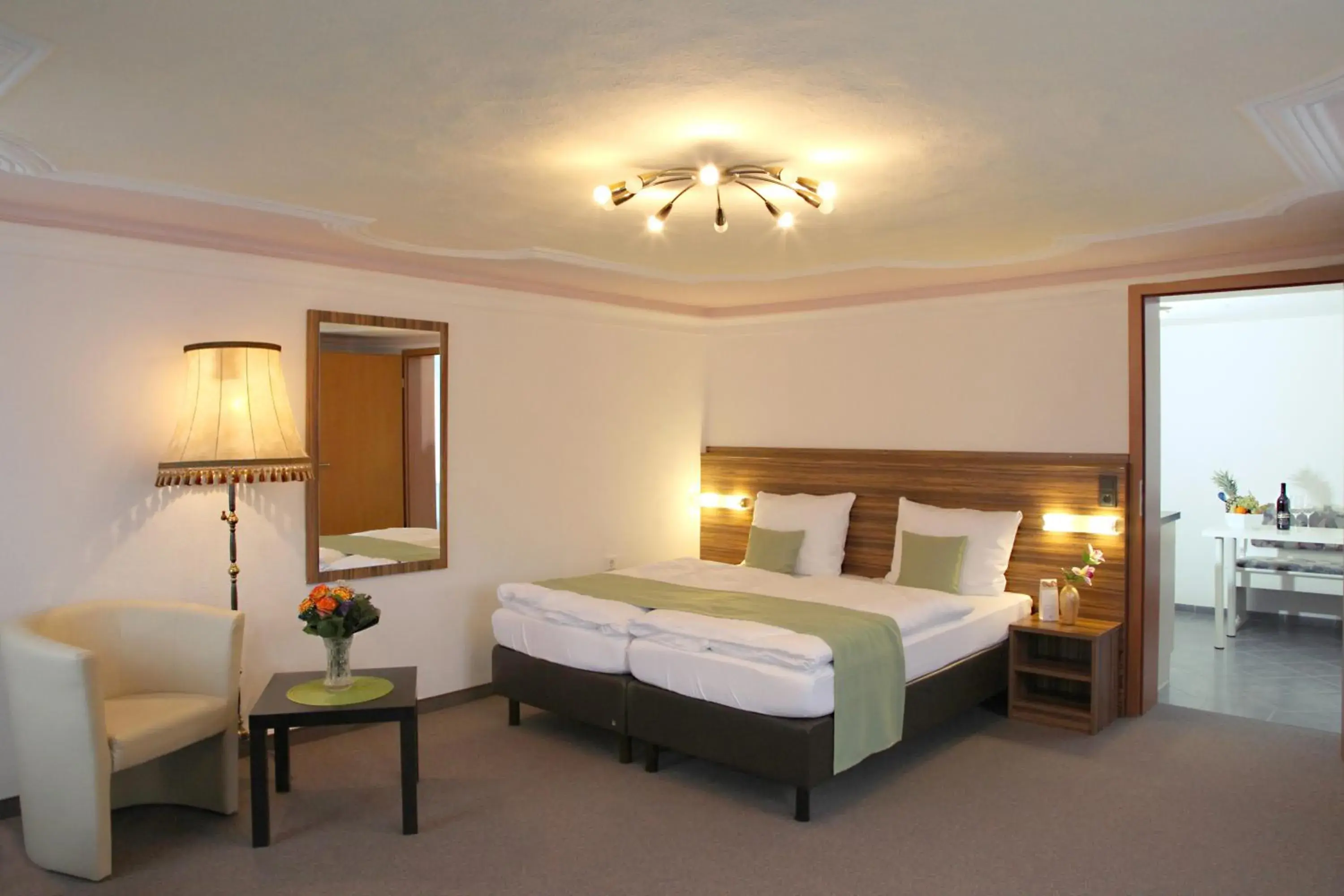 Comfort Double Room in Hotel Garni Goldene Traube Comfort Double Room in Hotel Garni Goldene Traube