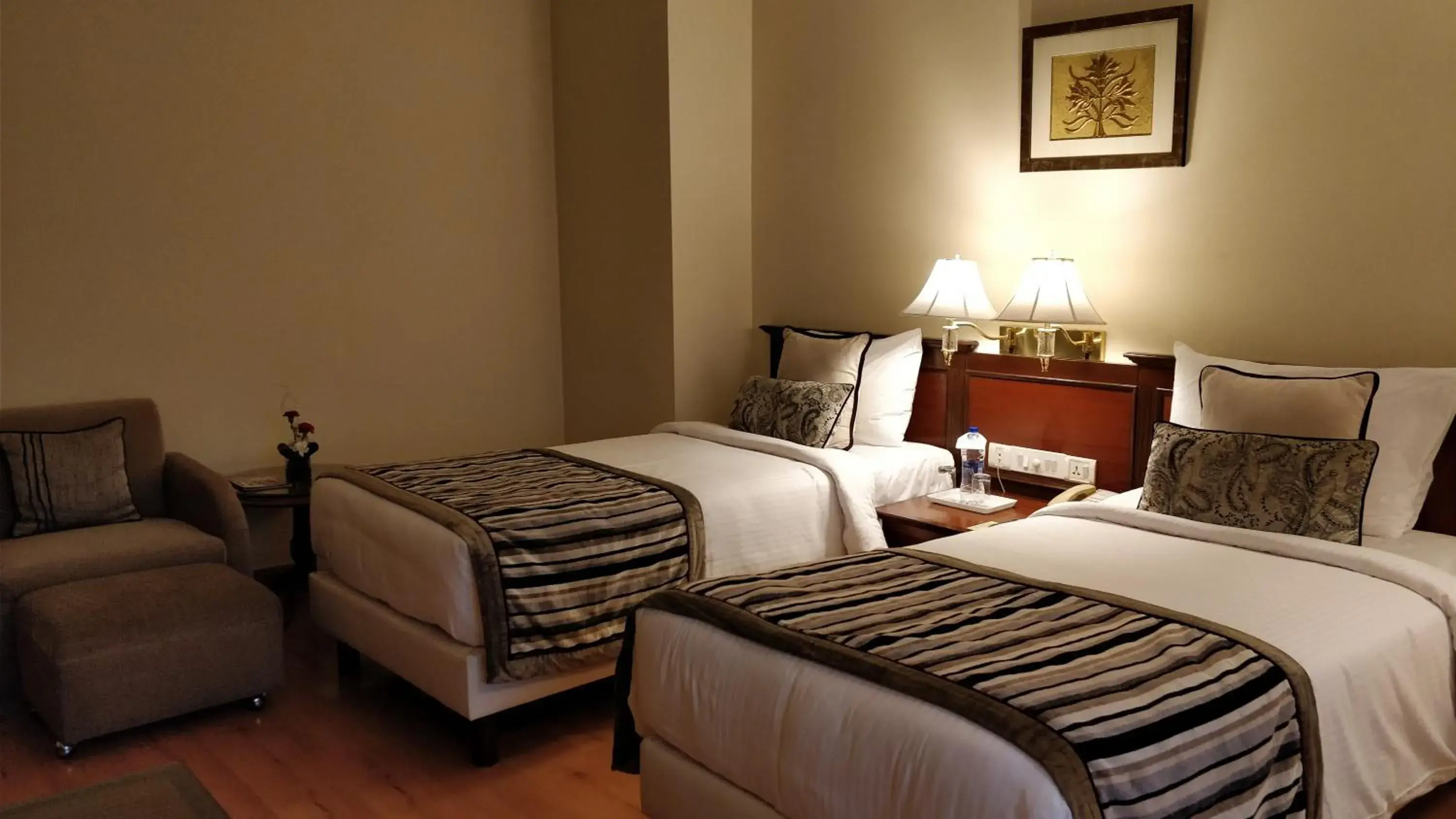 Deluxe Double or Twin Room with with 10% discount on food and soft beverages (Not on In room dining ) in Jaypee Vasant Continental Deluxe Double or Twin Room with with 10% discount on food and soft beverages (Not on In room dining ) in Jaypee Vasant Continental