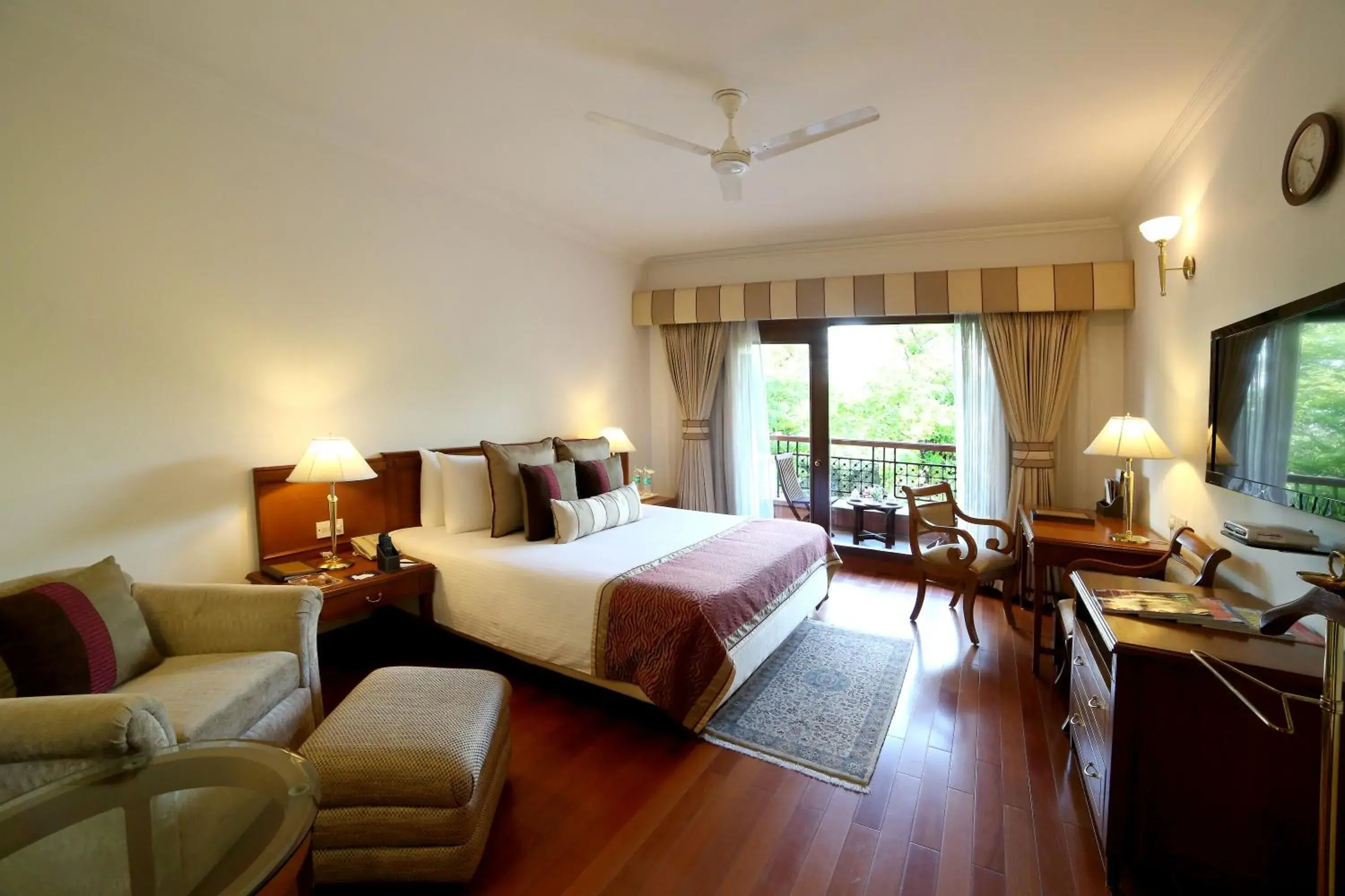 Executive Suite with 15% discount on Spa in Jaypee Palace Hotel Executive Suite with 15% discount on Spa in Jaypee Palace Hotel