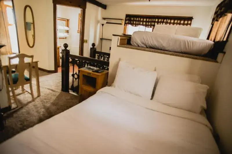 Family Studio in Alaskan Hotel and Bar Family Studio in Alaskan Hotel and Bar