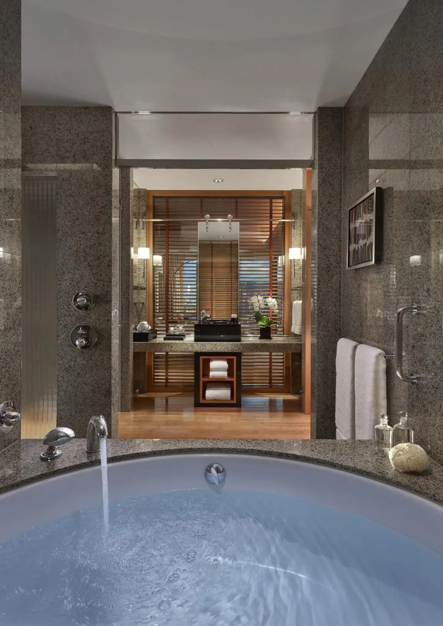 Mandarin Grand Twin Room in Mandarin Oriental, Tokyo Mandarin Grand Twin Room in Mandarin Oriental, Tokyo