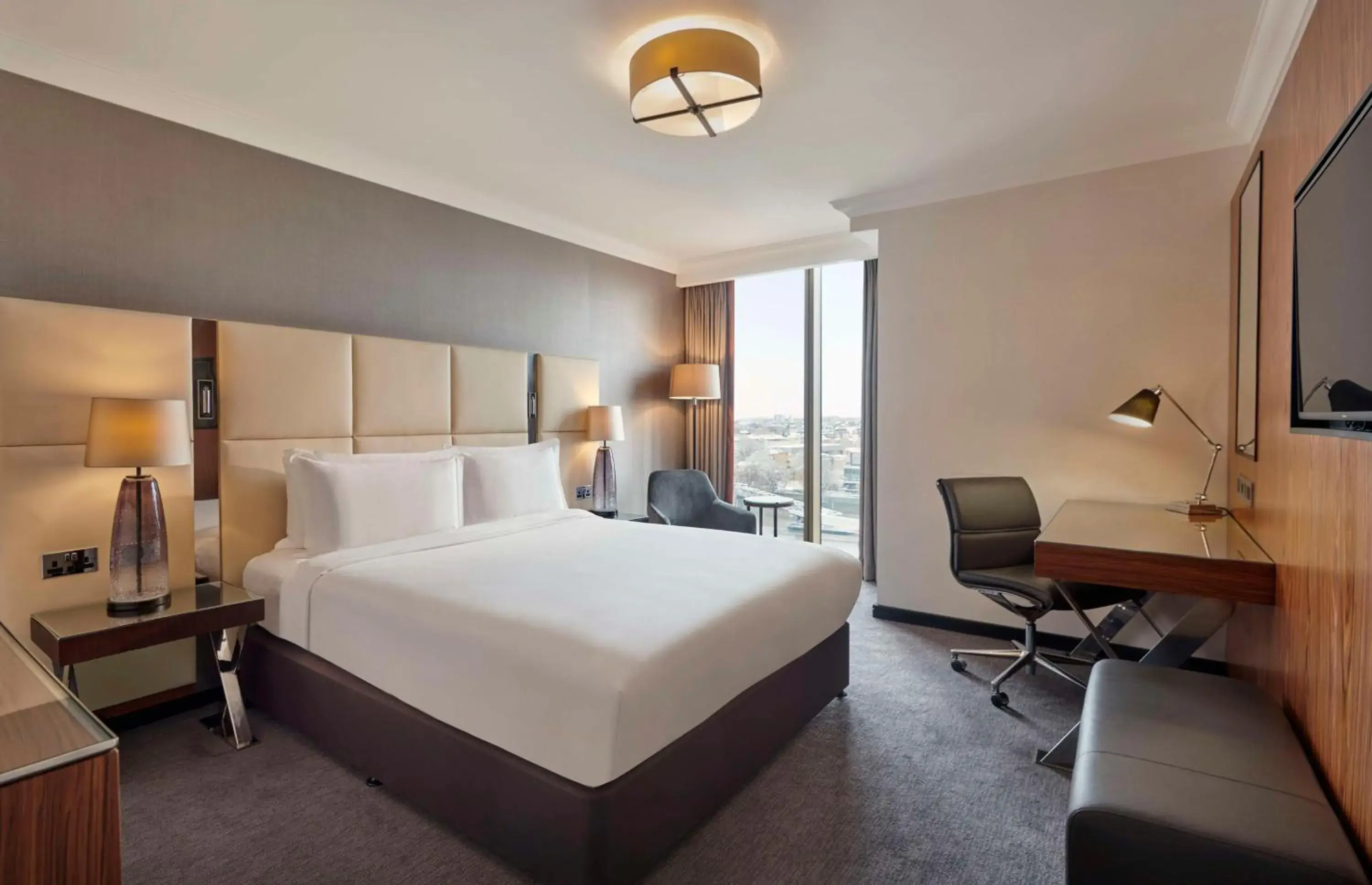 King Room with River View - High Floor in Hyatt Regency London Albert Embankment King Room with River View - High Floor in Hyatt Regency London Albert Embankment