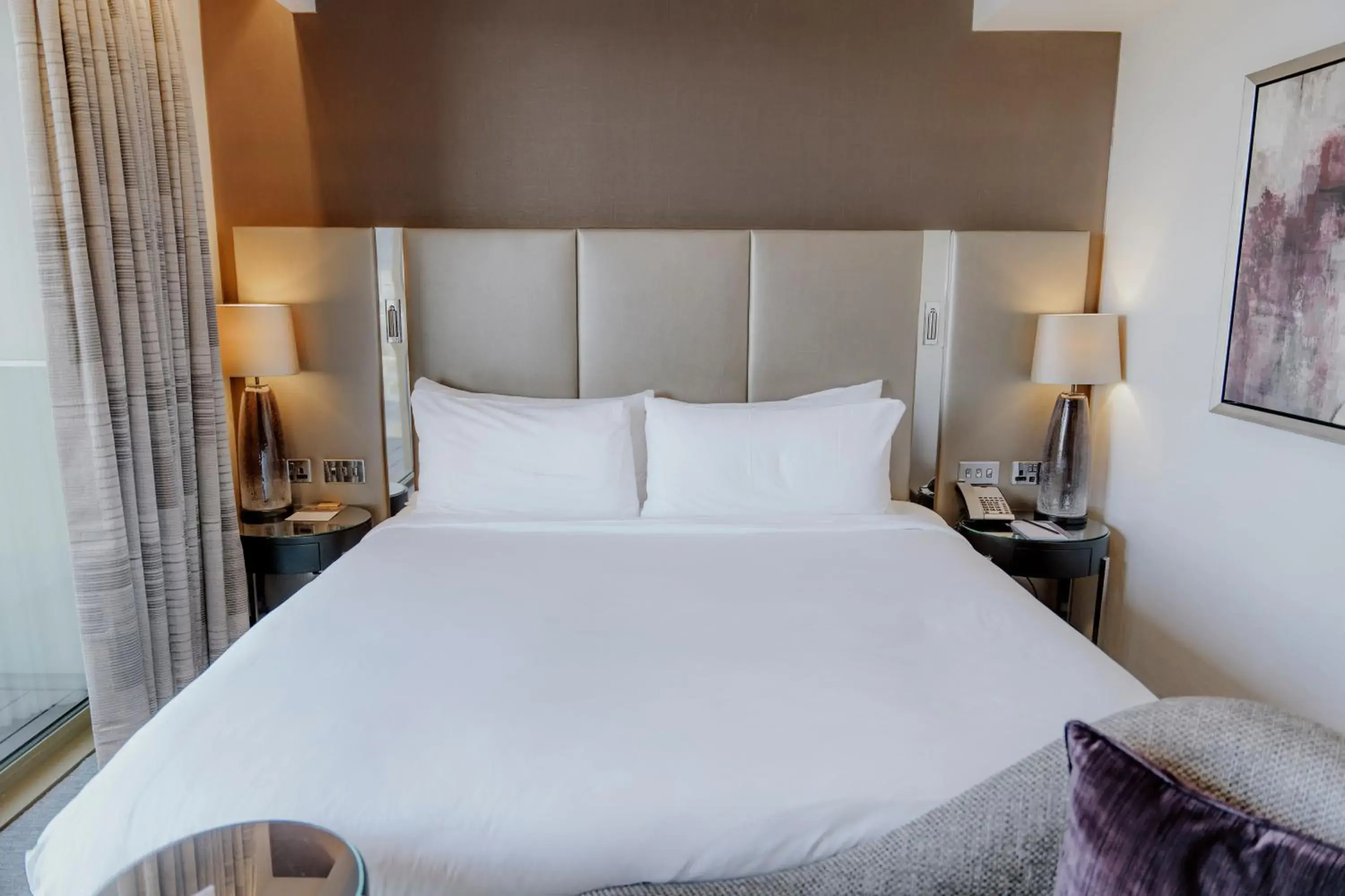 Deluxe King Room with Balcony and River View - High Floor in Hyatt Regency London Albert Embankment Deluxe King Room with Balcony and River View - High Floor in Hyatt Regency London Albert Embankment