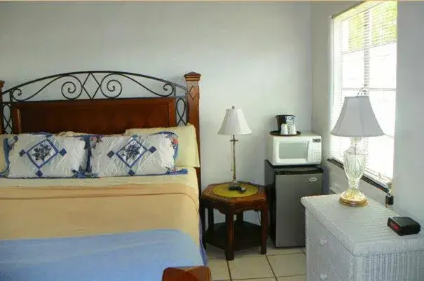 Standard Queen Room with Sofa Bed in Island Breeze Inn - Venice Standard Queen Room with Sofa Bed in Island Breeze Inn - Venice