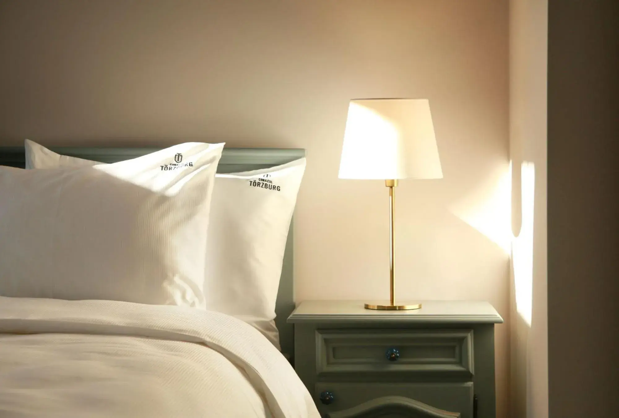 Deluxe Double Room with Castle View in Conacul Törzburg Deluxe Double Room with Castle View in Conacul Törzburg