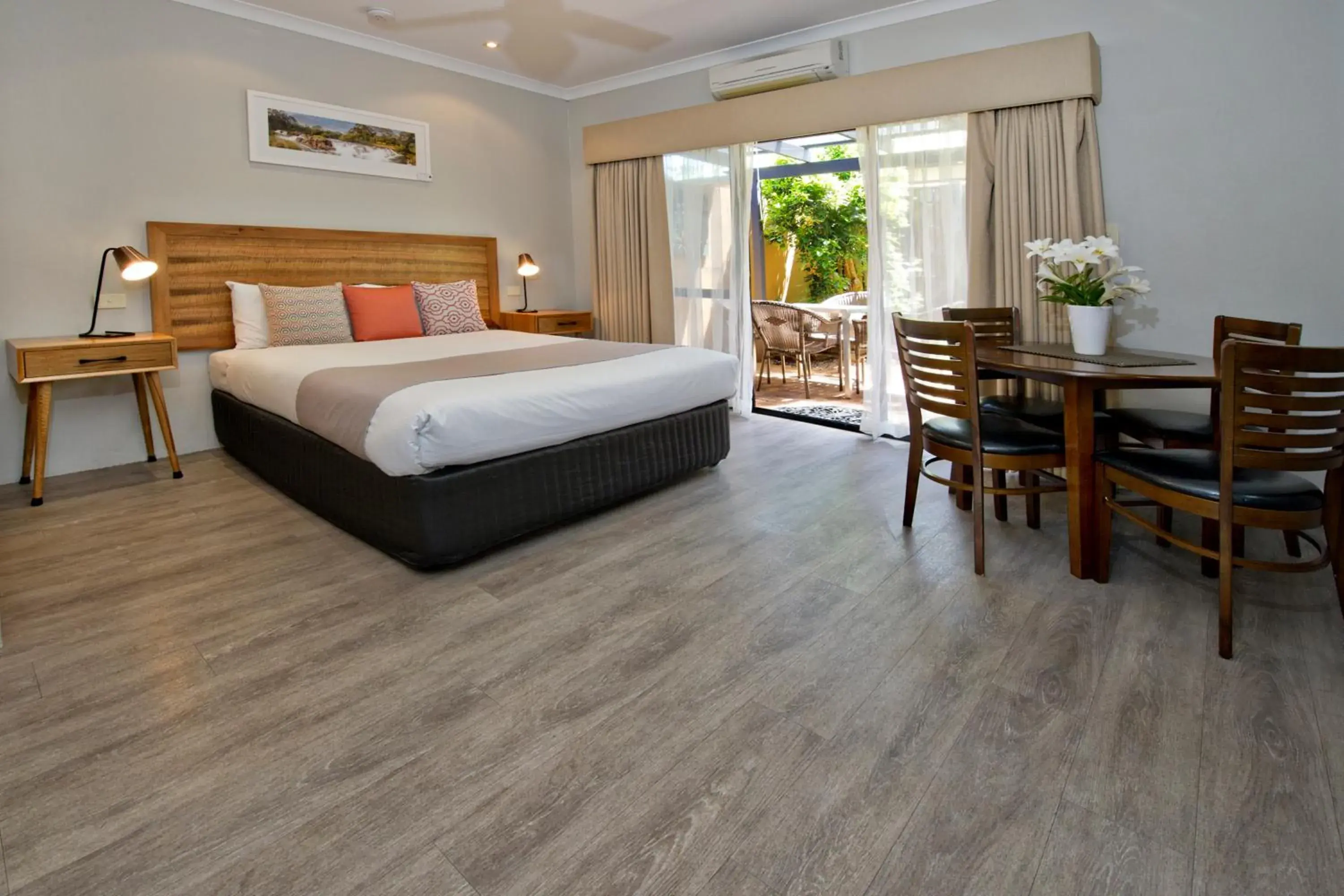 Family Studio & Private Courtyard in Vintages Accommodation Family Studio & Private Courtyard in Vintages Accommodation