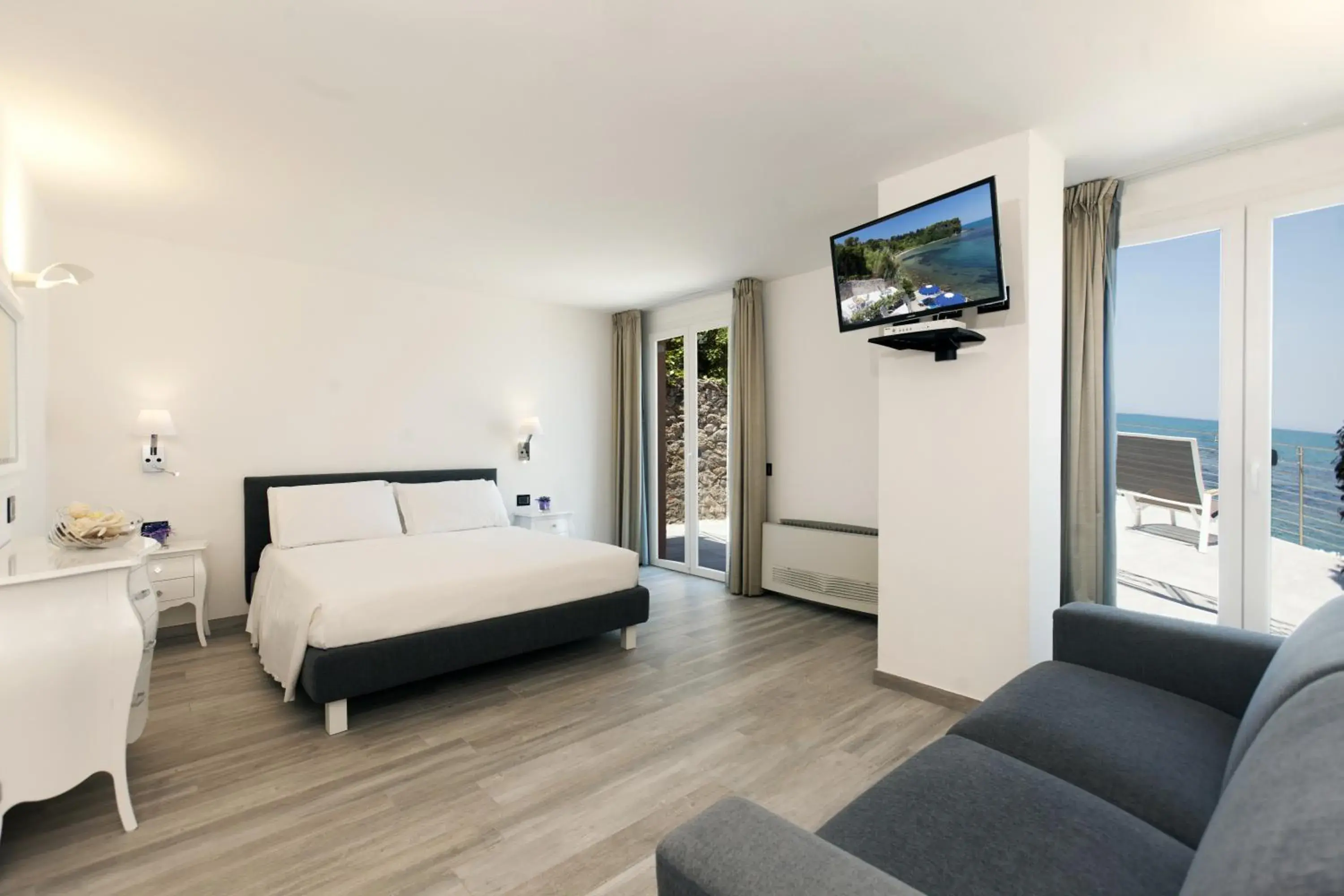 Suite with Balcony in Hotel Villa Domizia Suite with Balcony in Hotel Villa Domizia