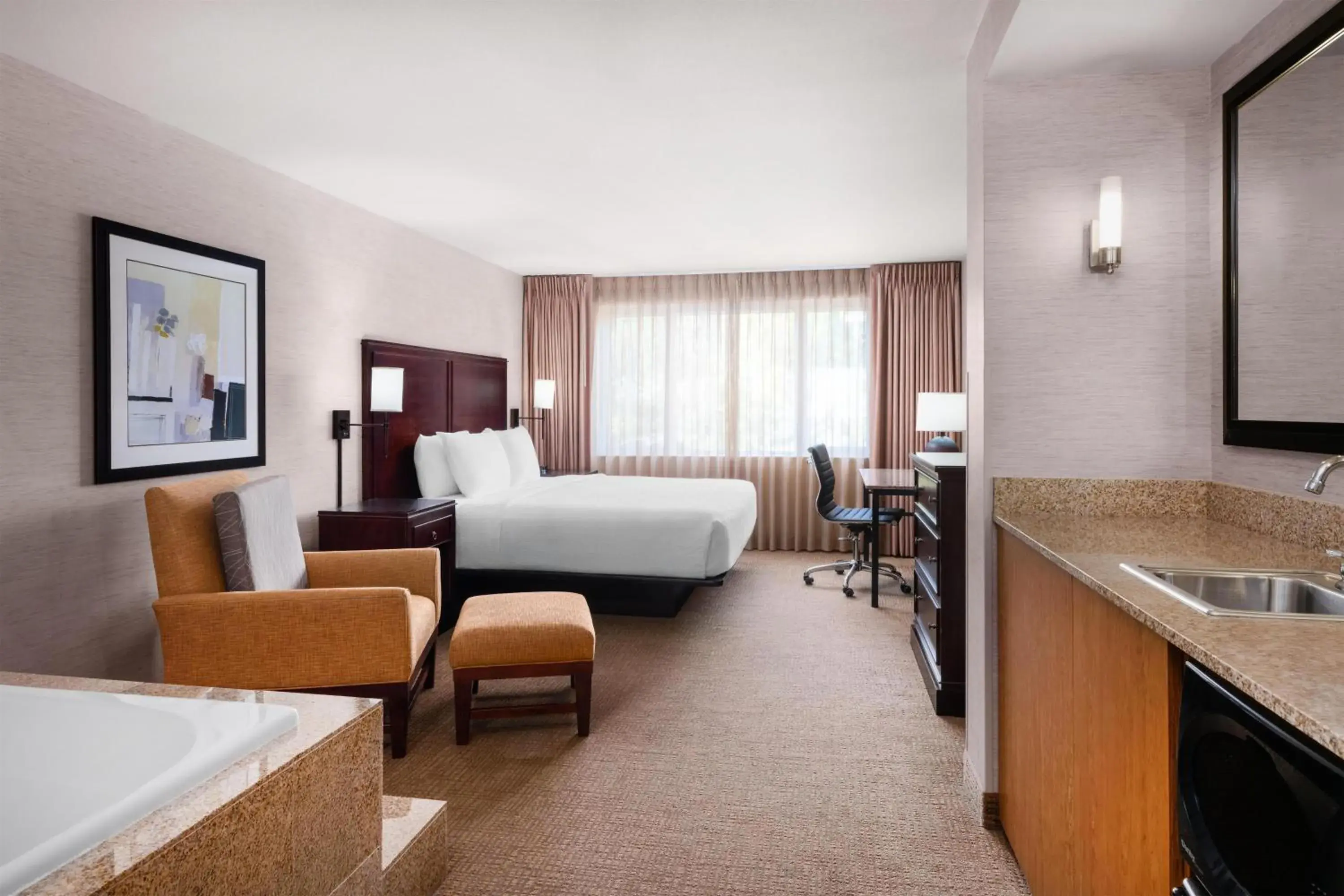 King Room - Disability Access/Non-Smoking in Eastgate Hotel - BW Signature Collection King Room - Disability Access/Non-Smoking in Eastgate Hotel - BW Signature Collection