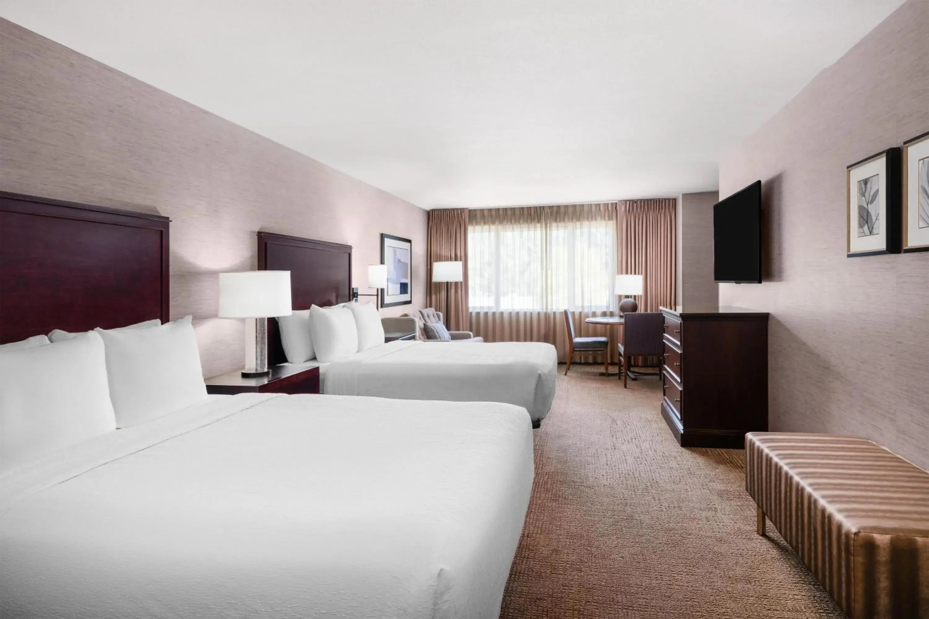 Queen Room with Two Queen Beds and Sofa Bed - Non-Smoking in Eastgate Hotel - BW Signature Collection Queen Room with Two Queen Beds and Sofa Bed - Non-Smoking in Eastgate Hotel - BW Signature Collection