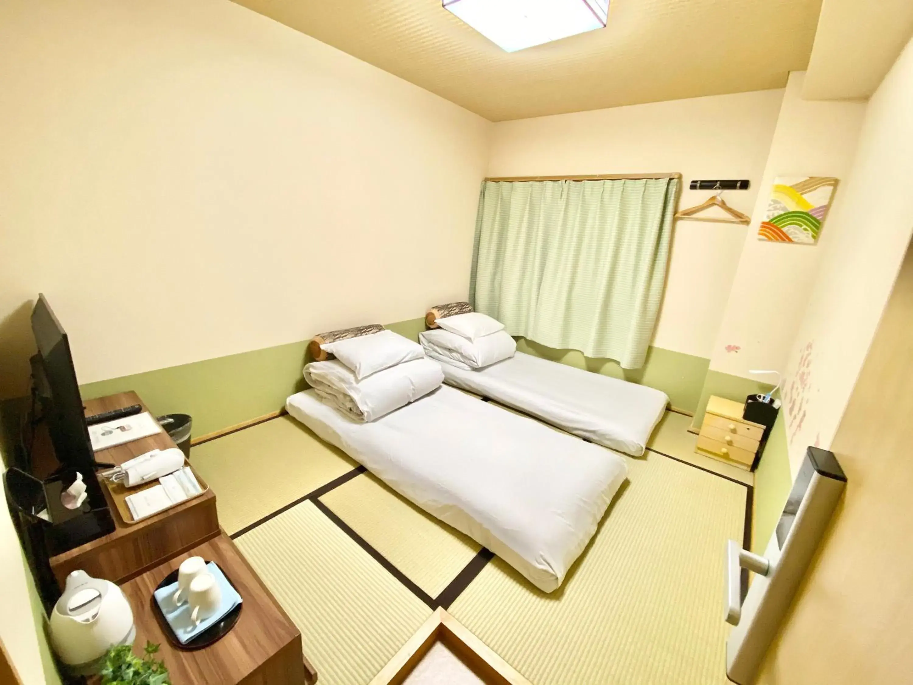Twin Room with Shared Bathroom - single occupancy in GuestHouse017徳島個室 飲食街中心 阿波踊り会館7分 文理&徳島大学 アスティとくしま車8分 Twin Room with Shared Bathroom - single occupancy in GuestHouse017徳島個室 飲食街中心 阿波踊り会館7分 文理&徳島大学 アスティとくしま車8分