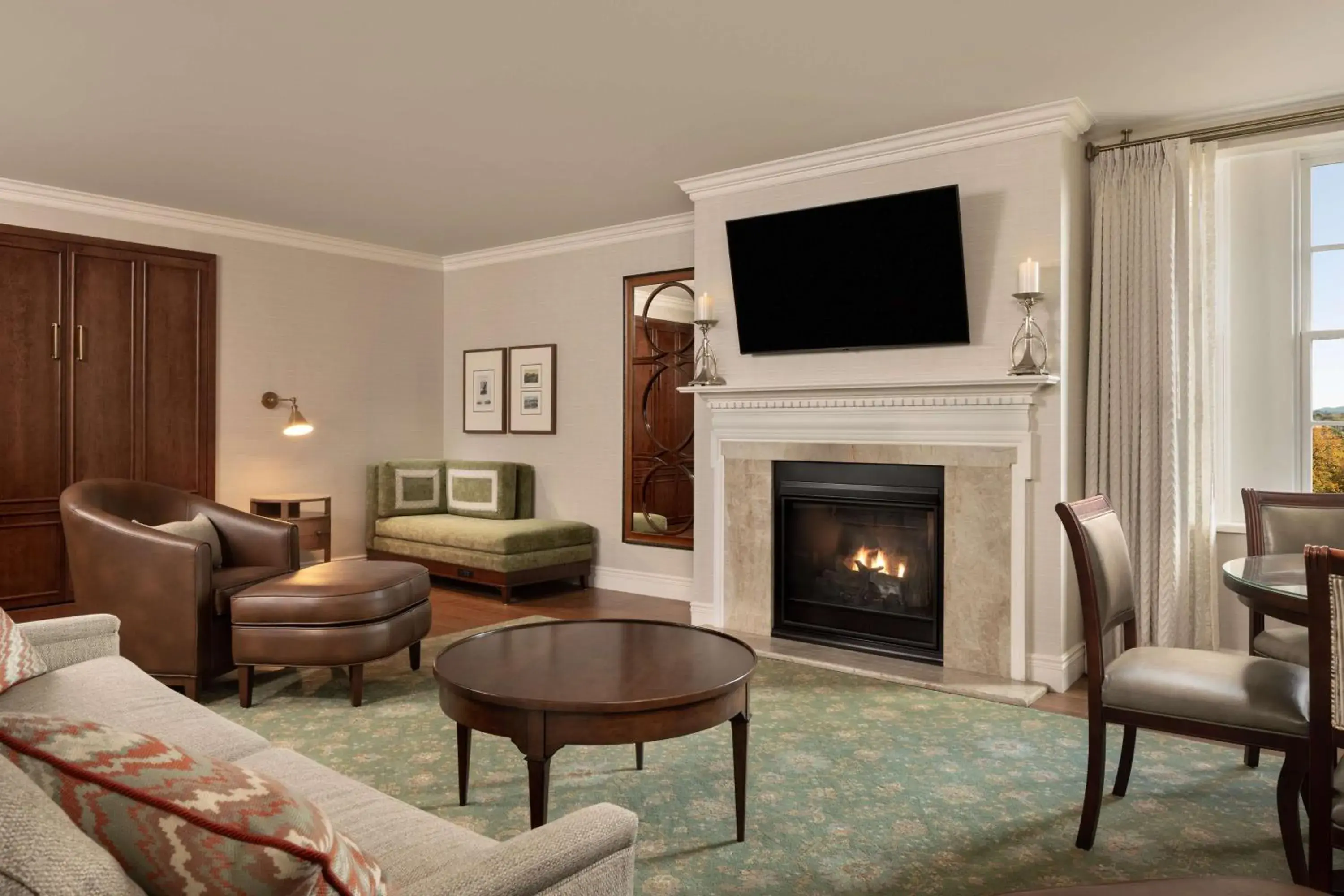 Two-Bedroom Executive Suite in Hotel Roanoke & Conference Center, Curio Collection by Hilton Two-Bedroom Executive Suite in Hotel Roanoke & Conference Center, Curio Collection by Hilton