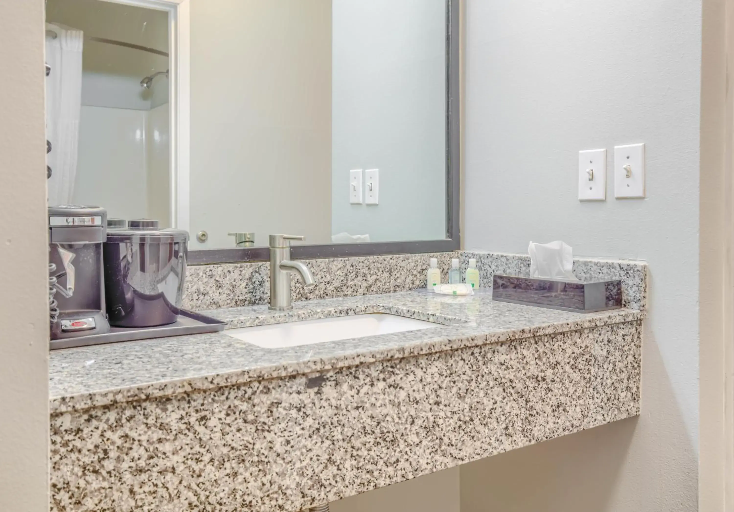 Queen Room with Two Queen Beds - Non-Smoking in Quality Inn Gulf Shores Airport Queen Room with Two Queen Beds - Non-Smoking in Quality Inn Gulf Shores Airport