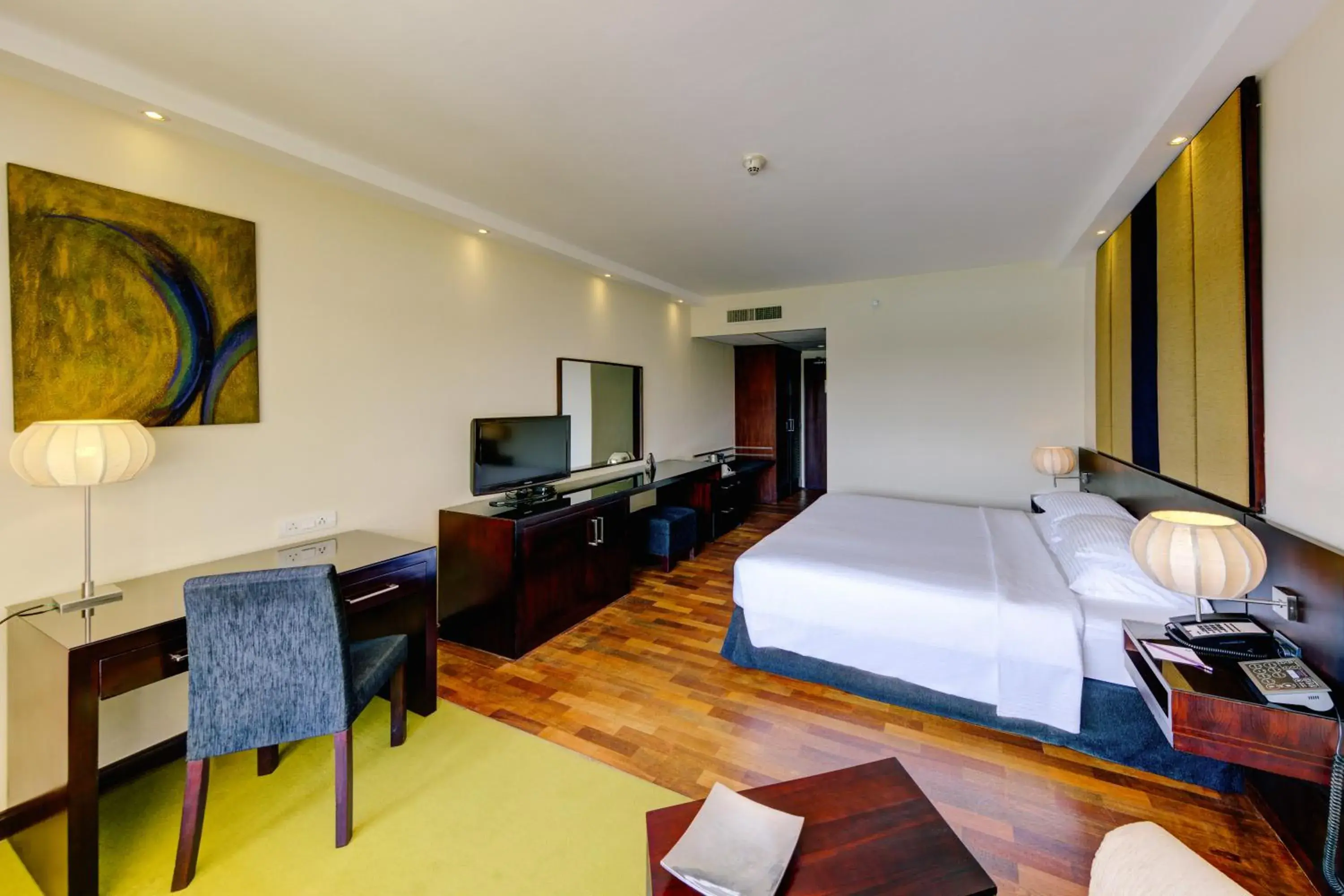 Premium Room Pool & Lakeview in Cinnamon Lakeside Premium Room Pool & Lakeview in Cinnamon Lakeside