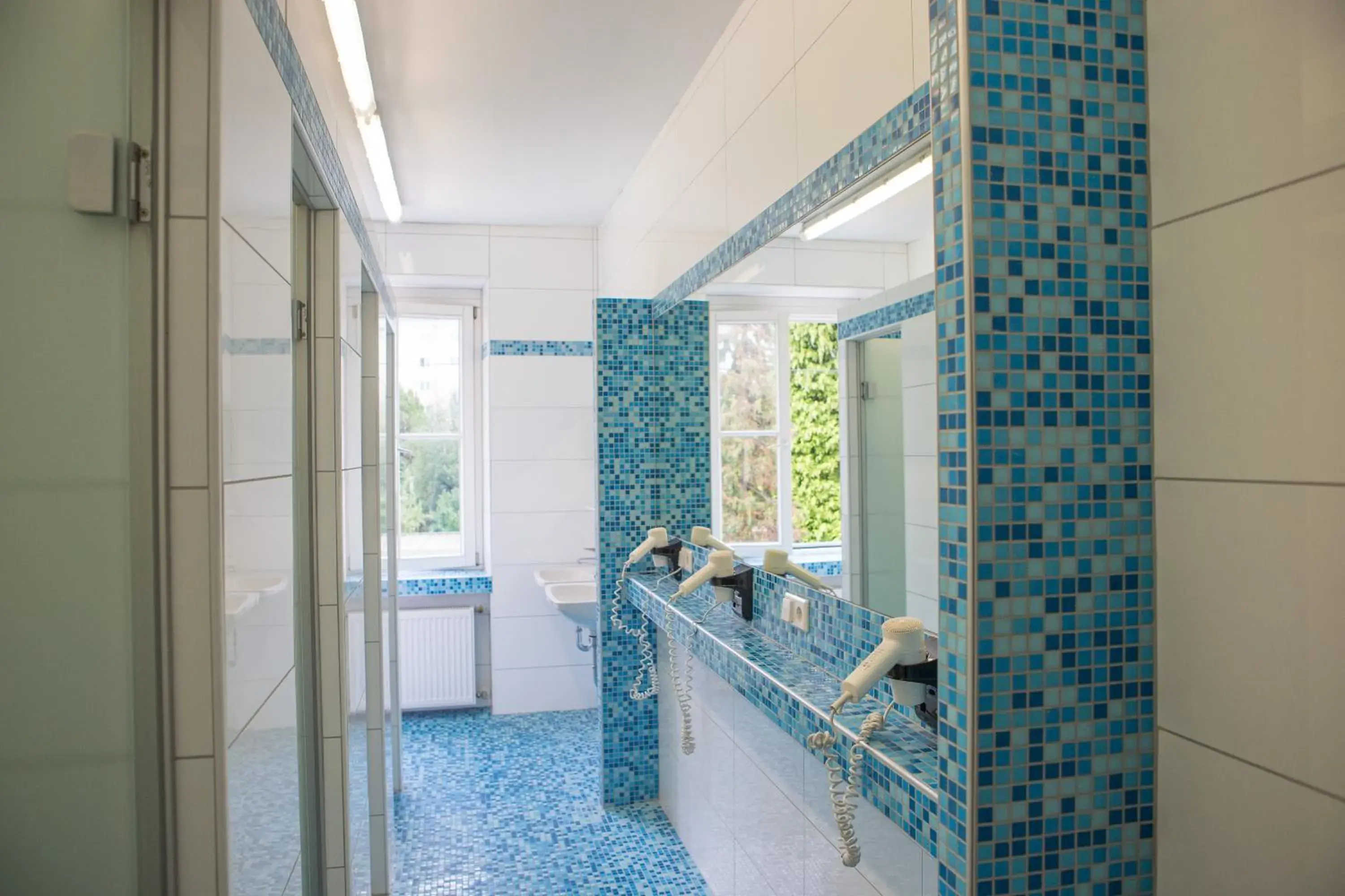 Bed in 6-Bed Female Dormitory Room in YoHo - International Youth Hostel Bed in 6-Bed Female Dormitory Room in YoHo - International Youth Hostel