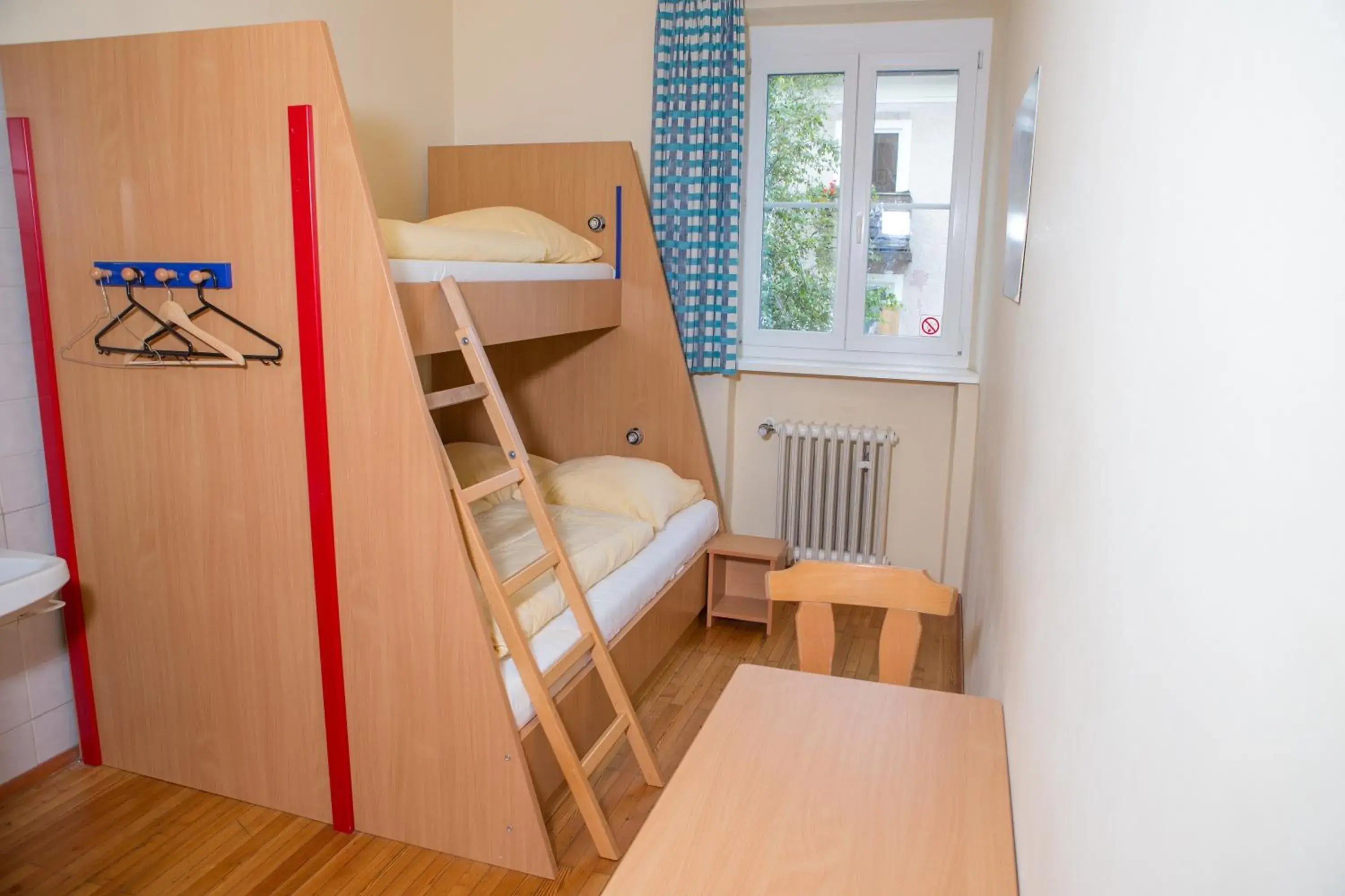 Triple Room in YoHo - International Youth Hostel Triple Room in YoHo - International Youth Hostel