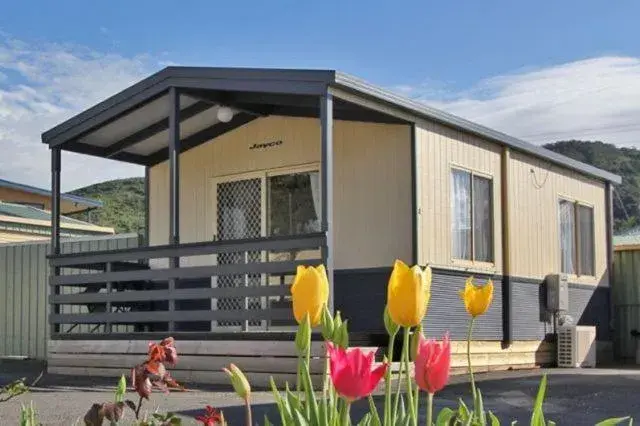 One-Bedroom Cabin in Apollo Bay Holiday Park One-Bedroom Cabin in Apollo Bay Holiday Park