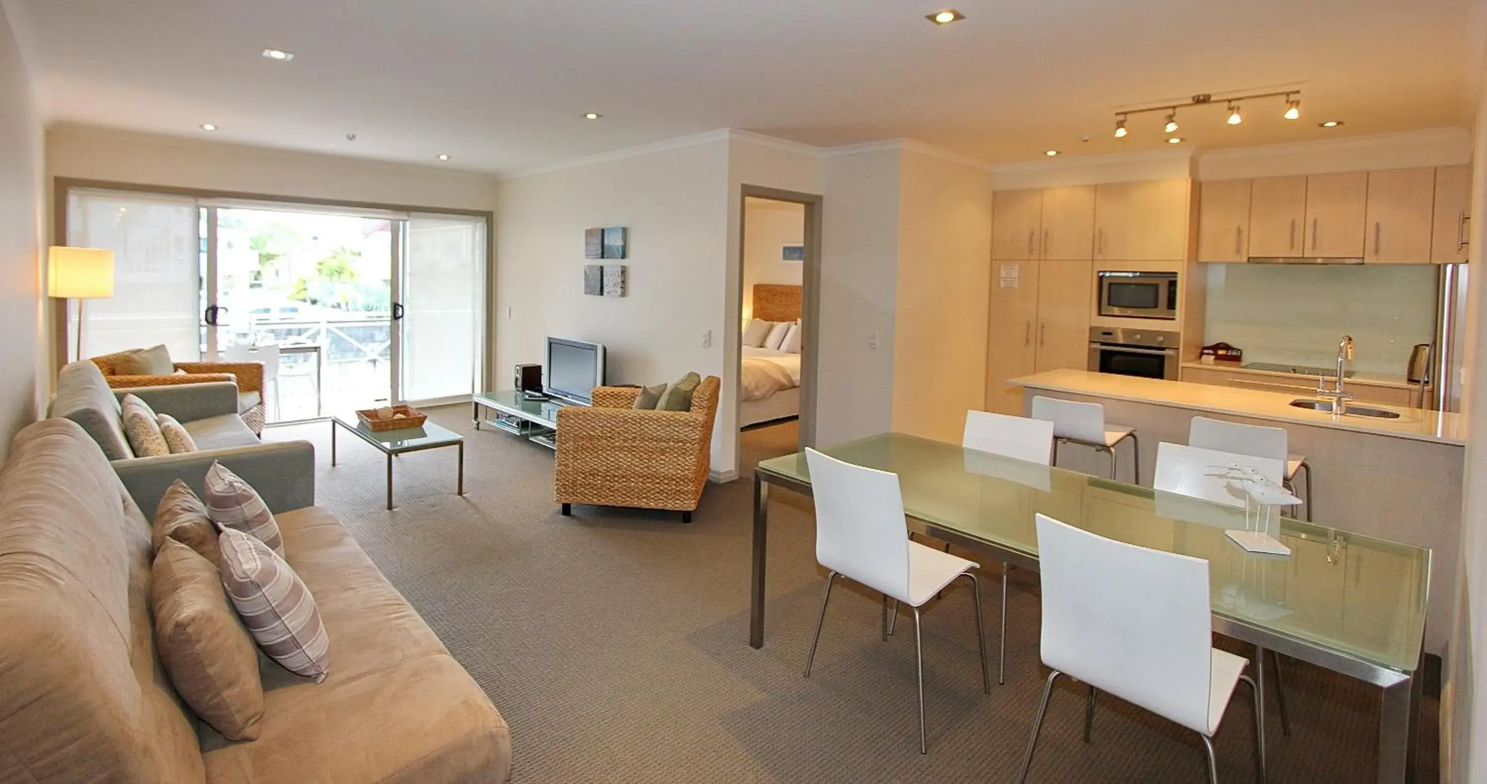 One-Bedroom Apartment in Crow's Nest Apartments One-Bedroom Apartment in Crow's Nest Apartments