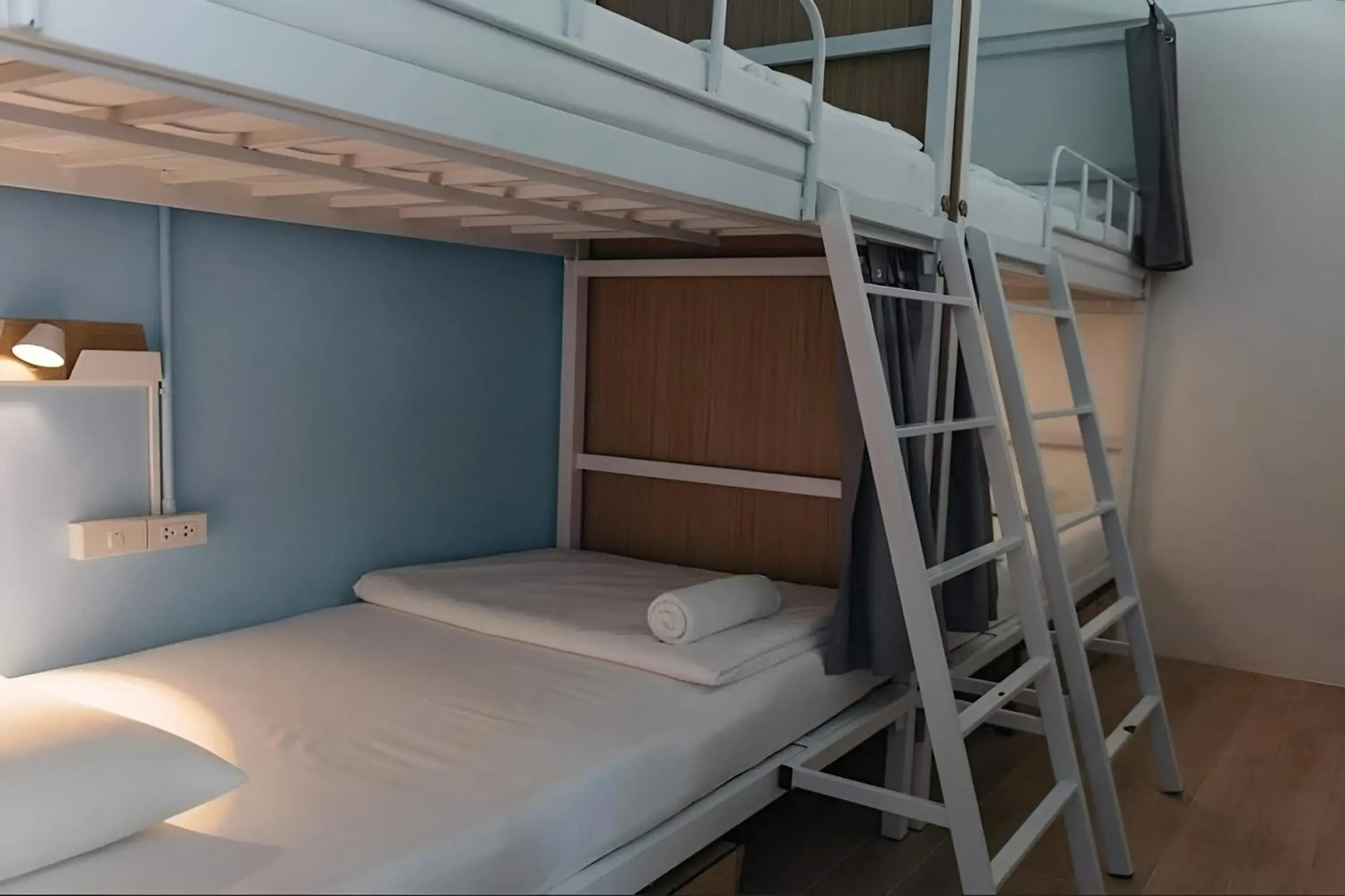 Bunk Bed in Female Dormitory Room in Ease Hostel Bunk Bed in Female Dormitory Room in Ease Hostel