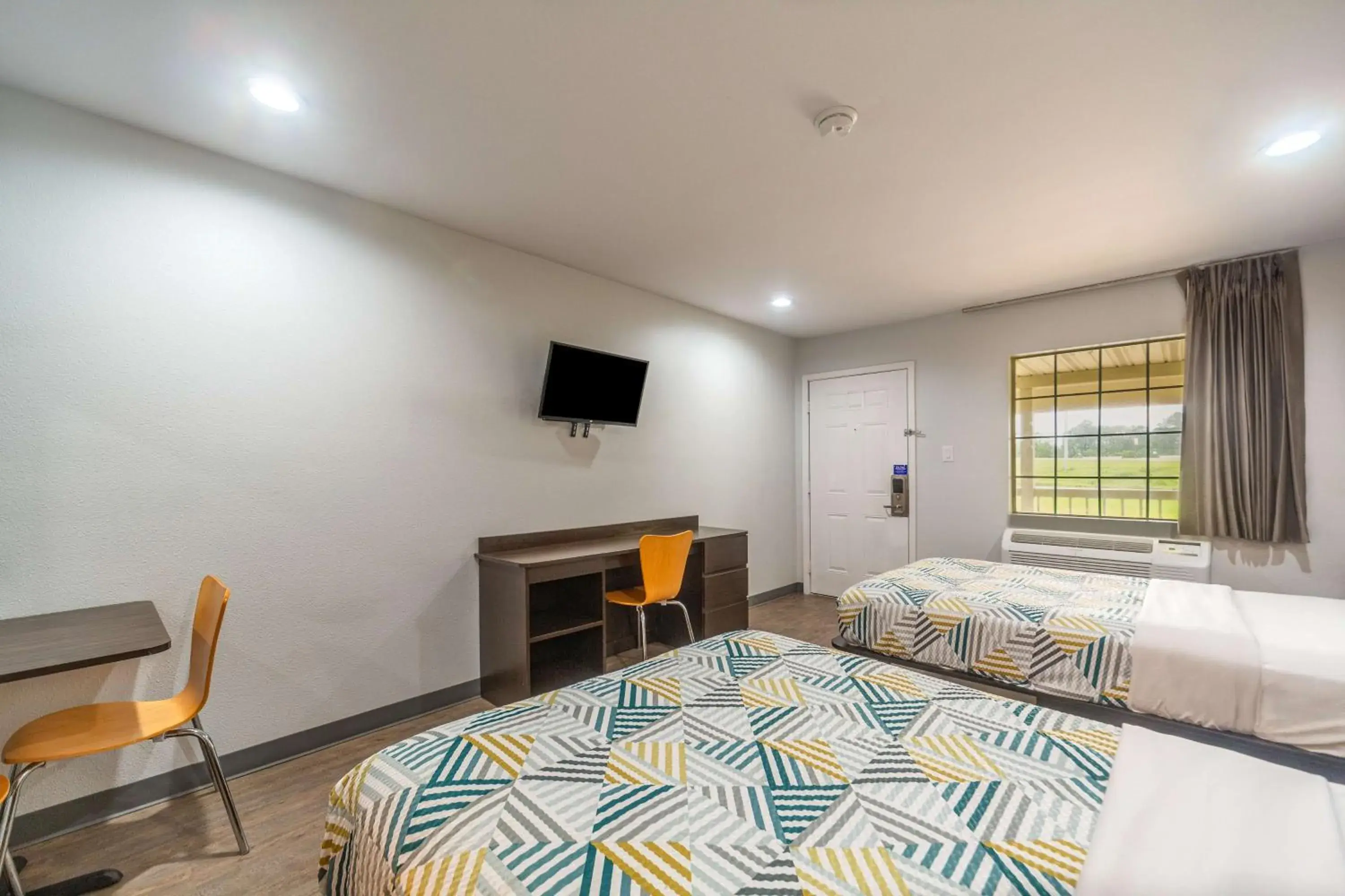 Double Room - single occupancy - Non-Smoking in Motel 6-Livingston, TX Double Room - single occupancy - Non-Smoking in Motel 6-Livingston, TX