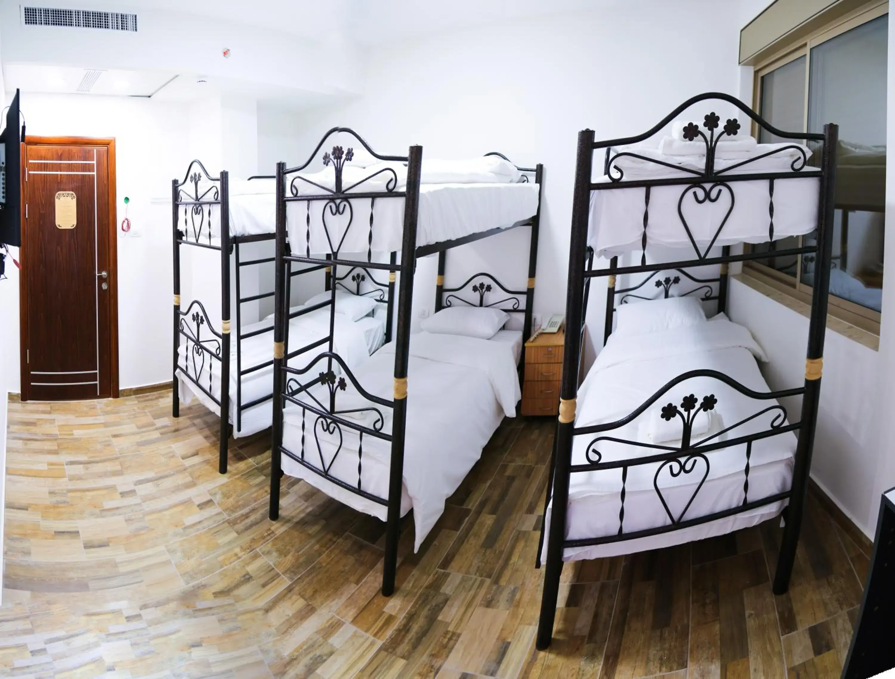 6-Bed Mixed Dormitory Room in Alrowwad Guest House 6-Bed Mixed Dormitory Room in Alrowwad Guest House
