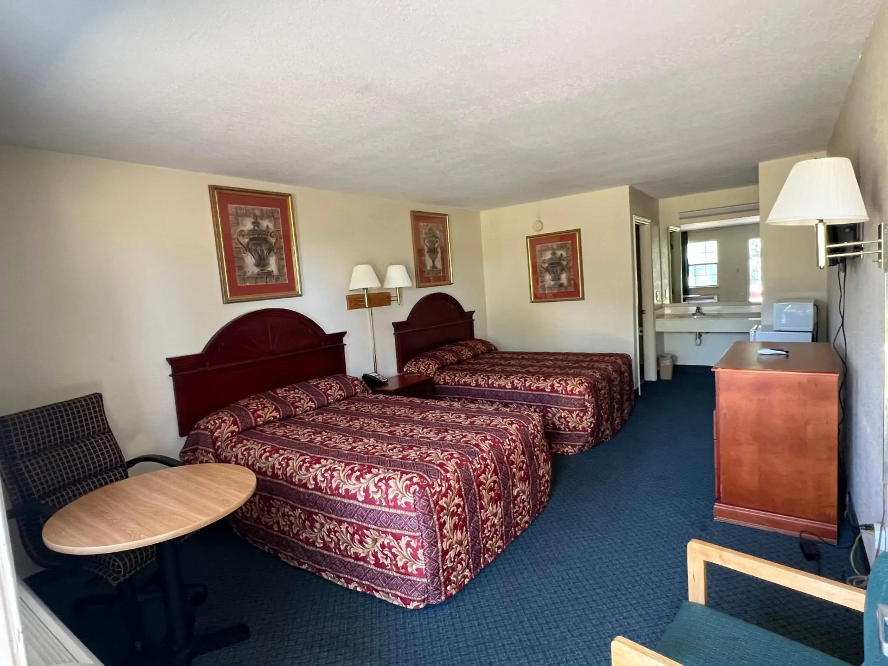 Deluxe Double Room in Rest Inn Motel Deluxe Double Room in Rest Inn Motel