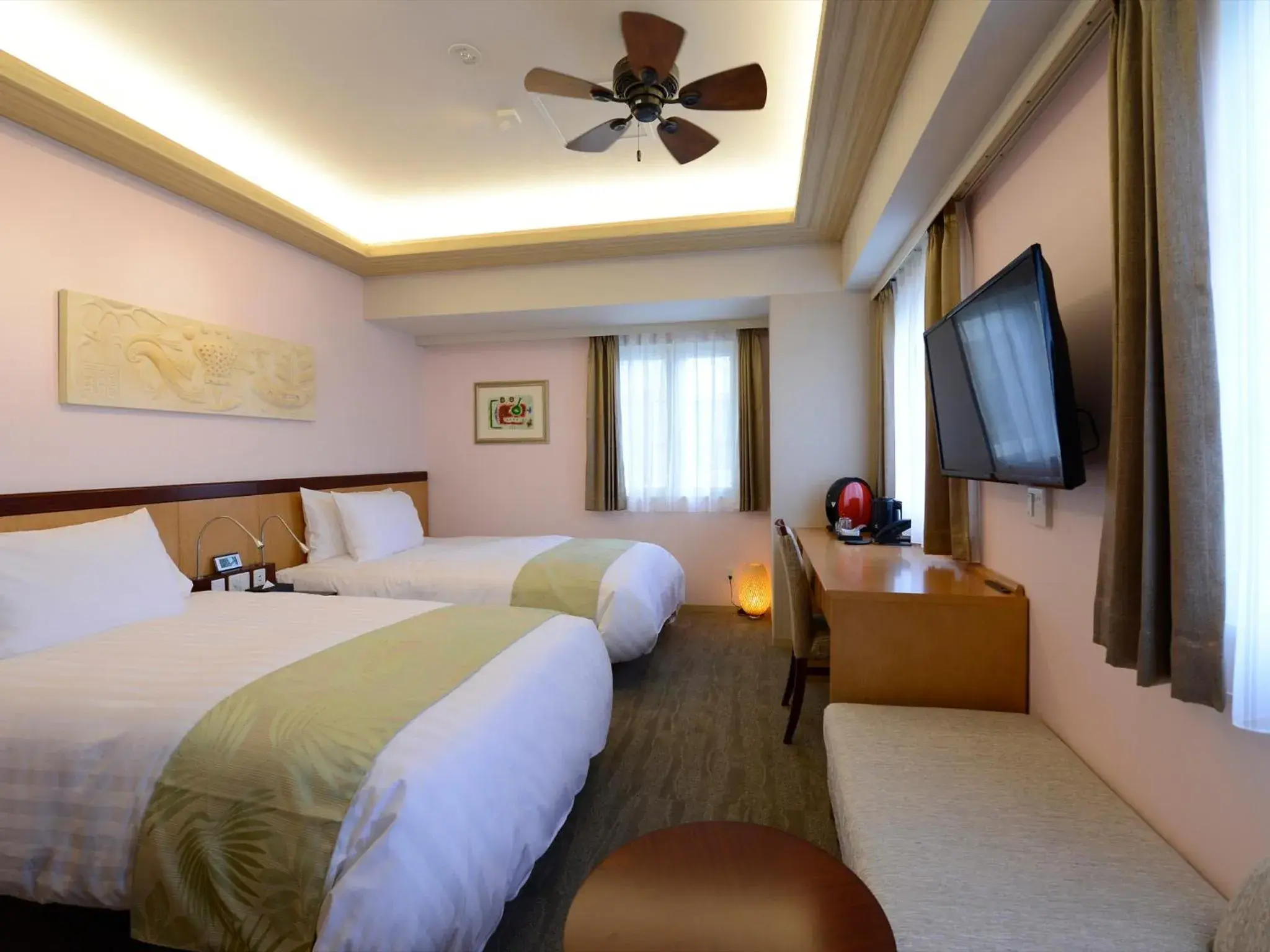 Executive Single Room - single occupancy - New Building - Non-Smoking in Hotel Palm Royal Resort Kokusai Street Executive Single Room - single occupancy - New Building - Non-Smoking in Hotel Palm Royal Resort Kokusai Street