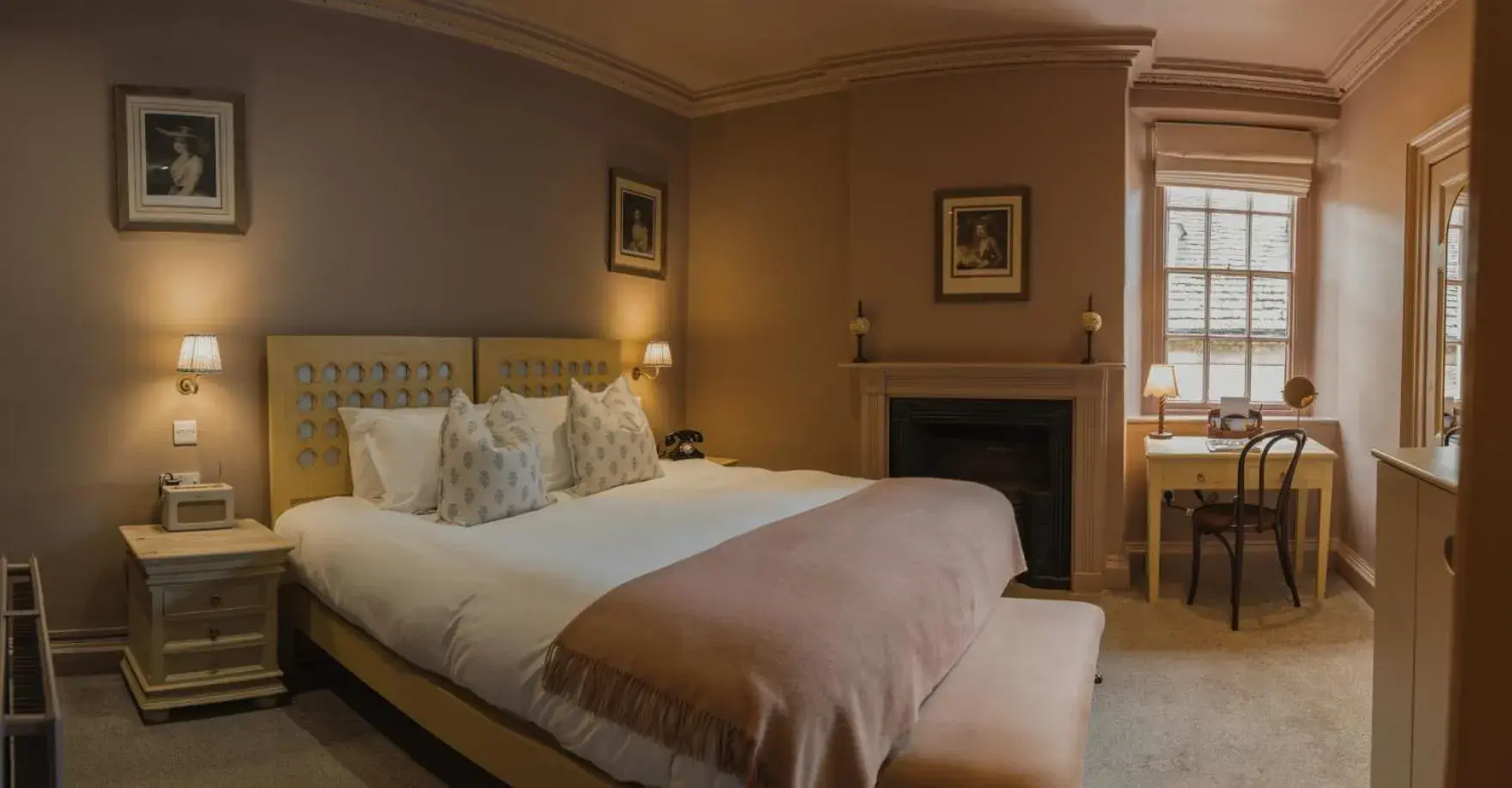 Cozy Room in The William Cecil Cozy Room in The William Cecil