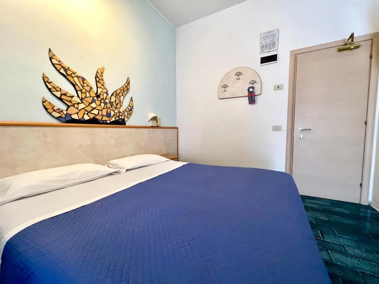 Double Room with Balcony and Lateral Sea View in Hotel Giorgetti Orange Double Room with Balcony and Lateral Sea View in Hotel Giorgetti Orange