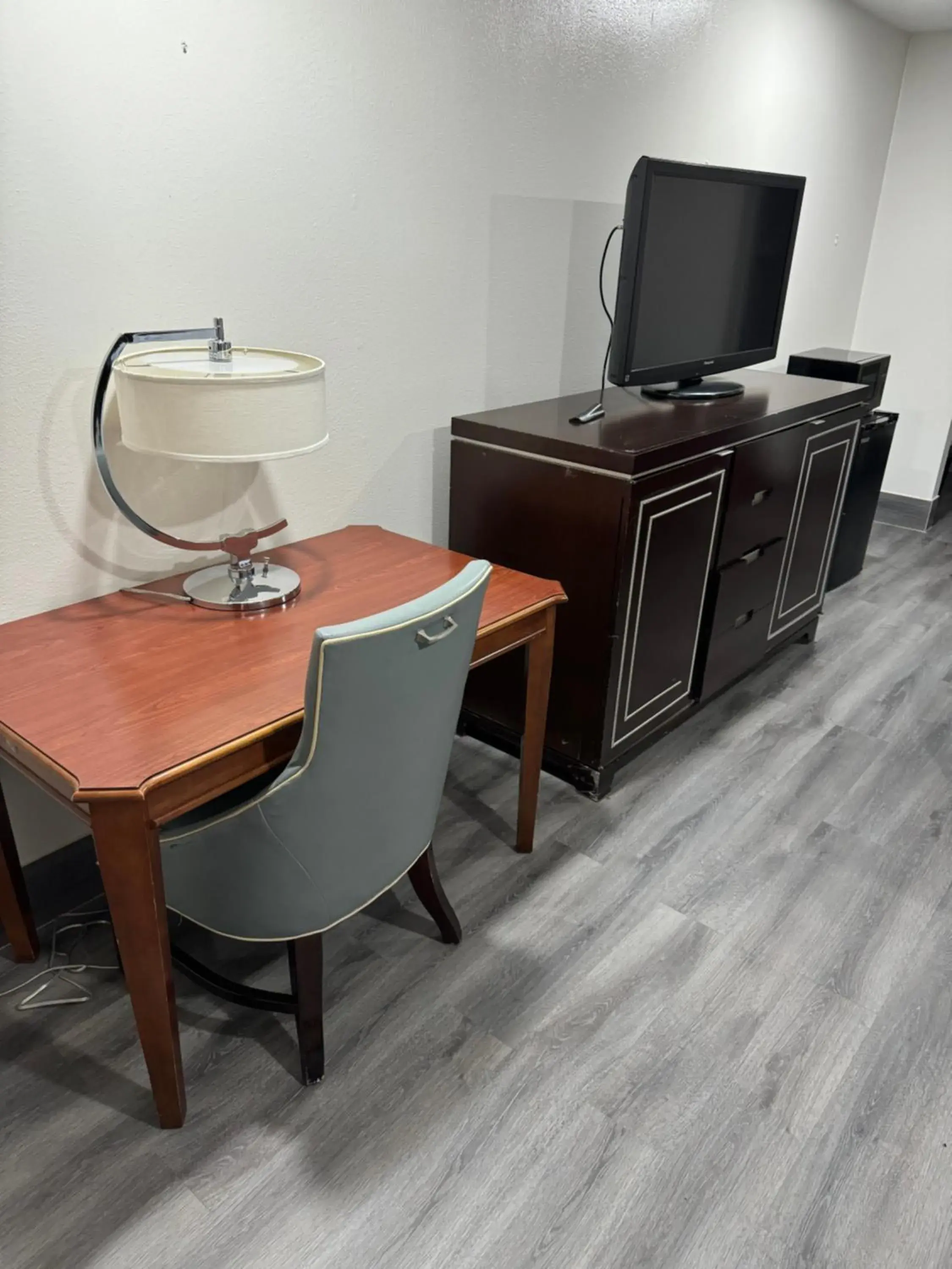 King Room in American Inn-Sealy King Room in American Inn-Sealy