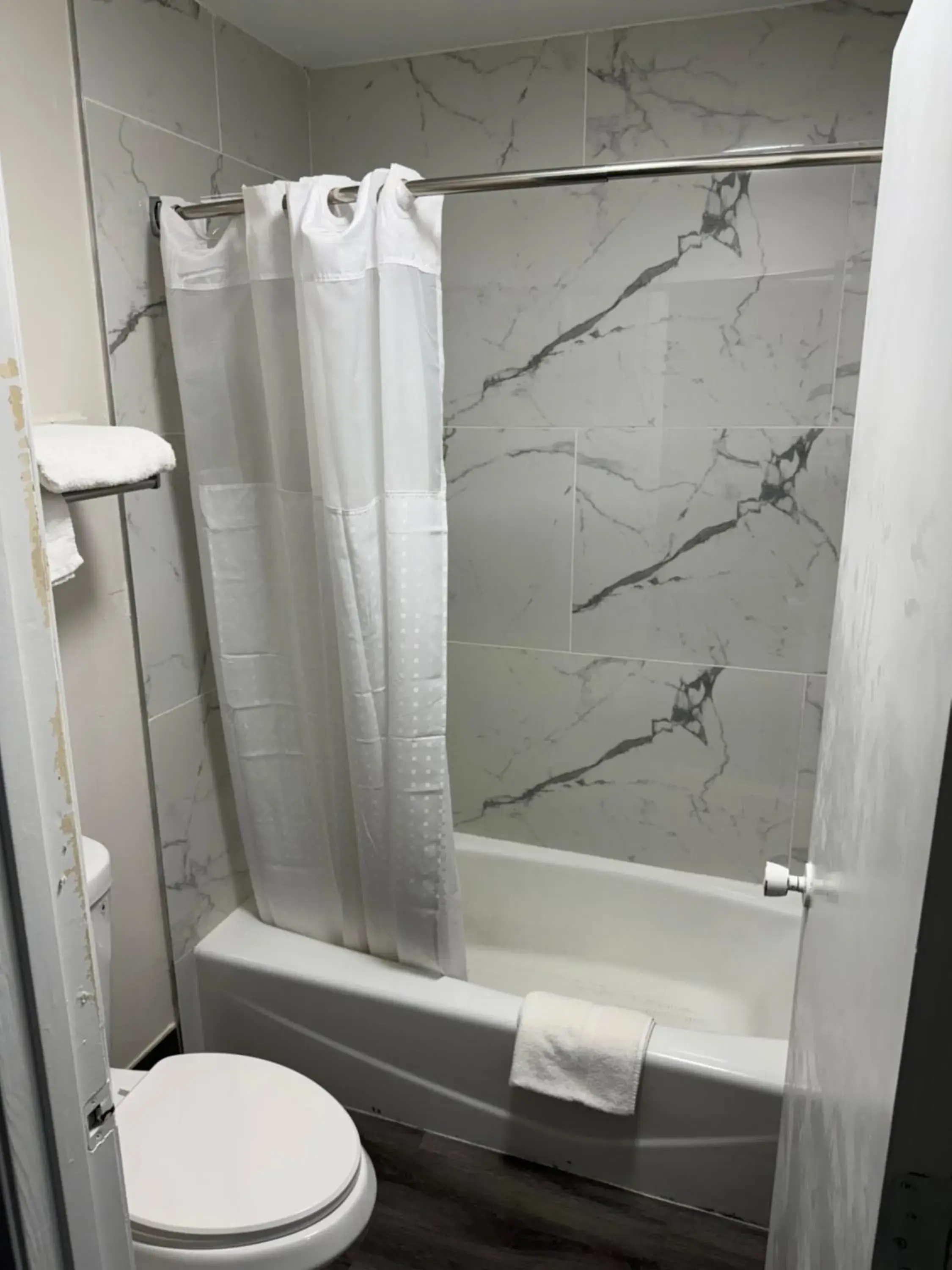 Standard Double Room in American Inn-Sealy Standard Double Room in American Inn-Sealy