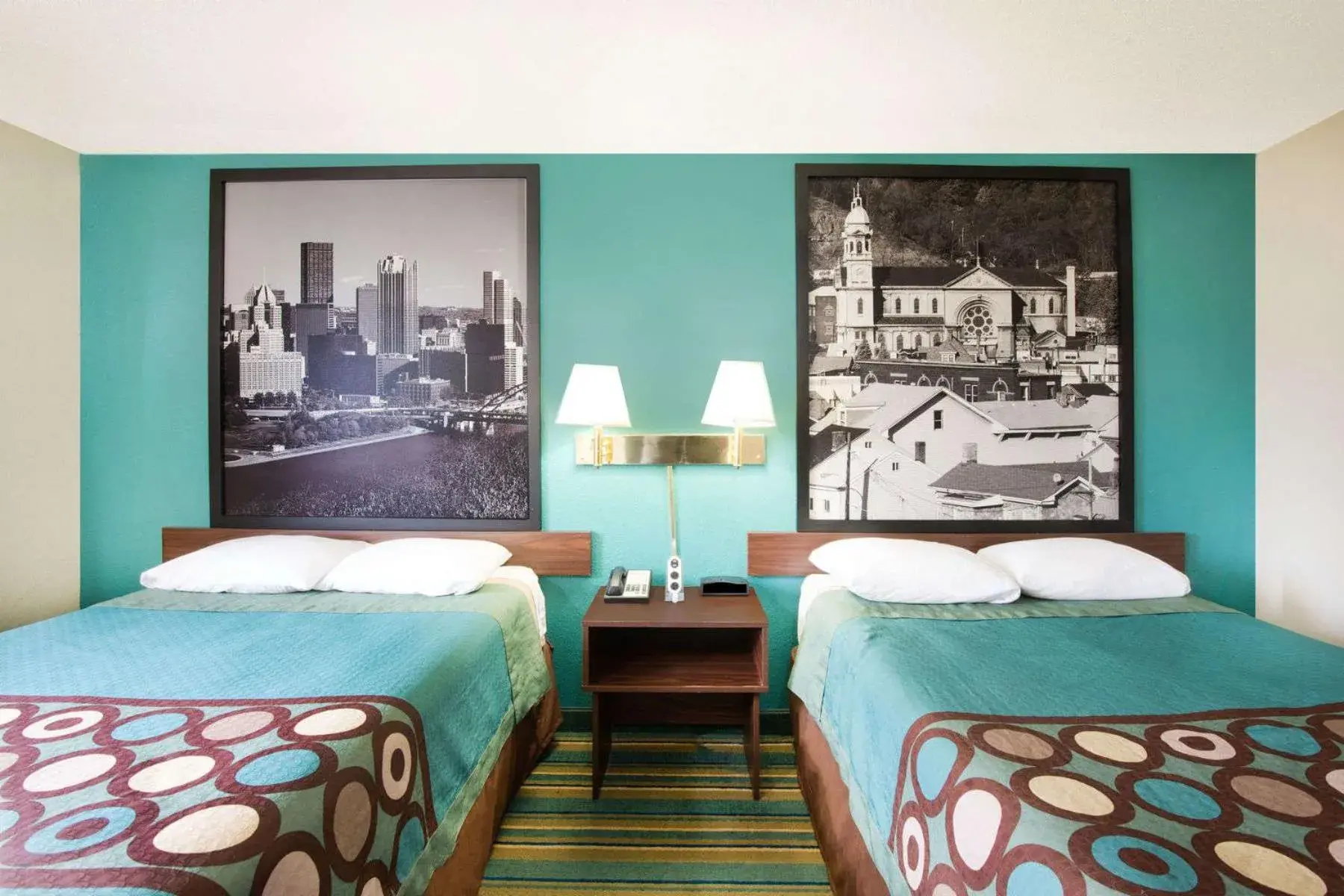 Double Room with Two Double Beds - Smoking in Super 8 by Wyndham Pittsburgh PA Airport-University Area Double Room with Two Double Beds - Smoking in Super 8 by Wyndham Pittsburgh PA Airport-University Area