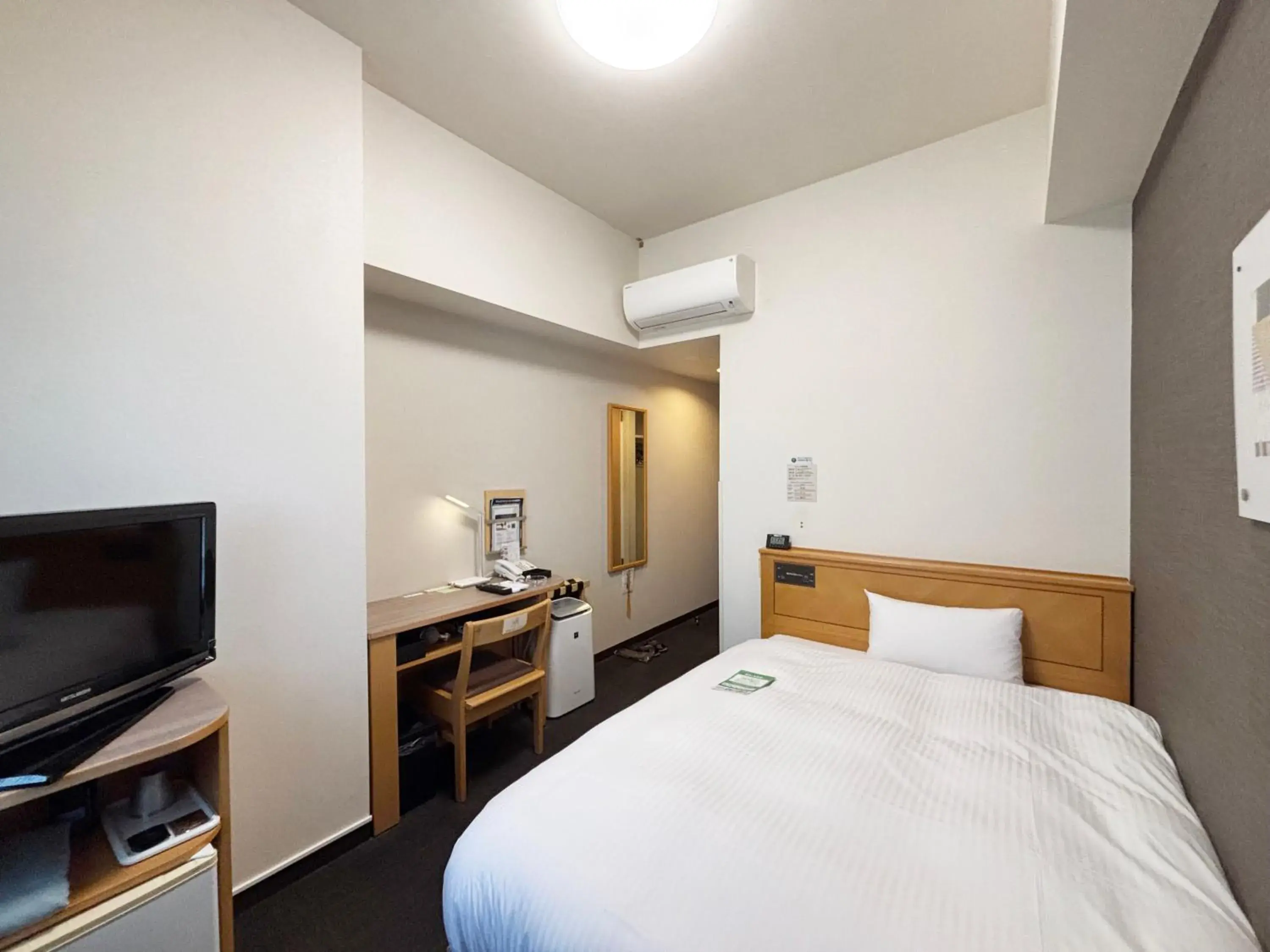 Single Room - single occupancy - Non-Smoking in Hotel Route-Inn Nahatomariko Single Room - single occupancy - Non-Smoking in Hotel Route-Inn Nahatomariko