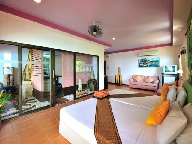 Koh Ngai Cliff Beach Resort Koh Ngai Cliff Beach Resort