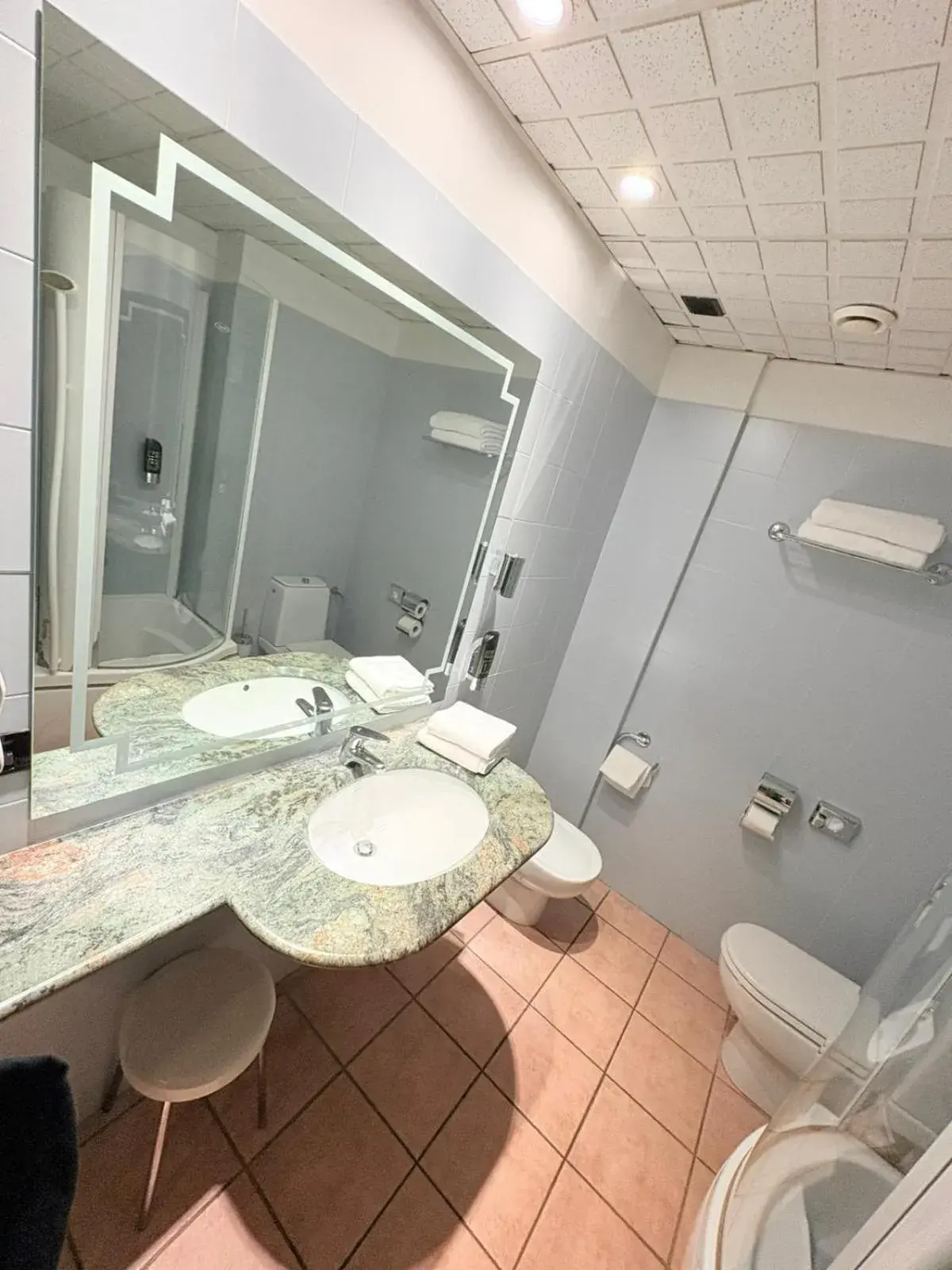 Standard Triple Room in Hotel Verri Standard Triple Room in Hotel Verri