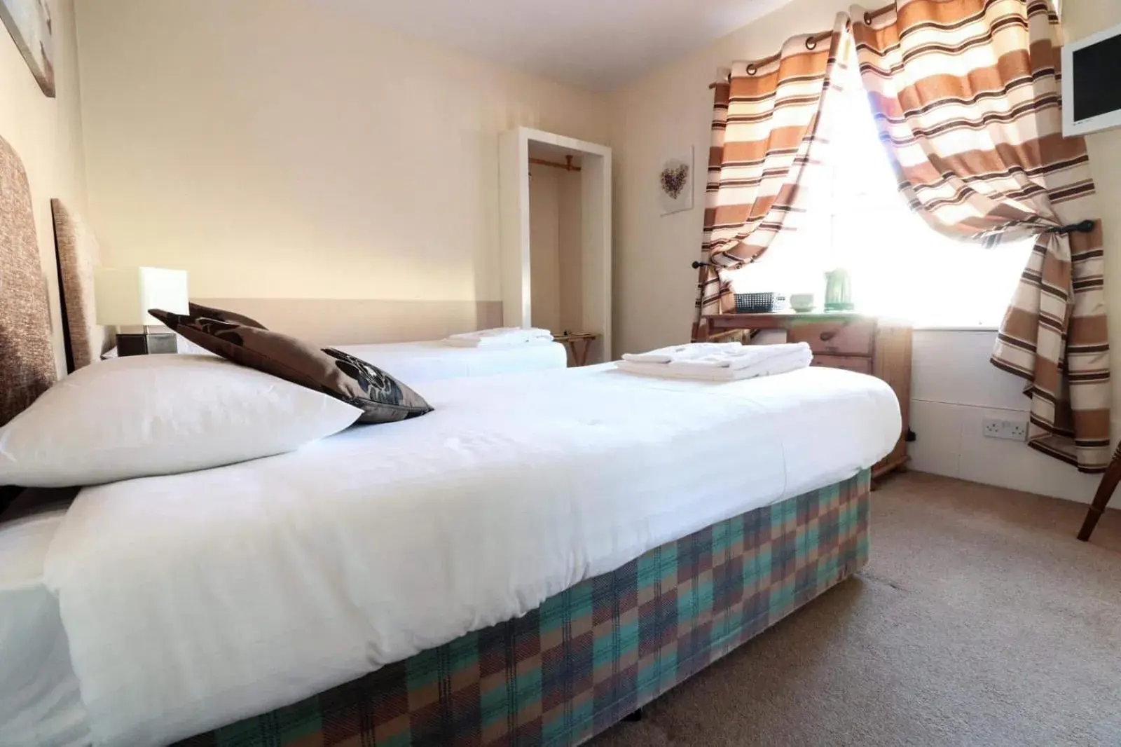 Standard Twin Room in The Bridge Inn Standard Twin Room in The Bridge Inn